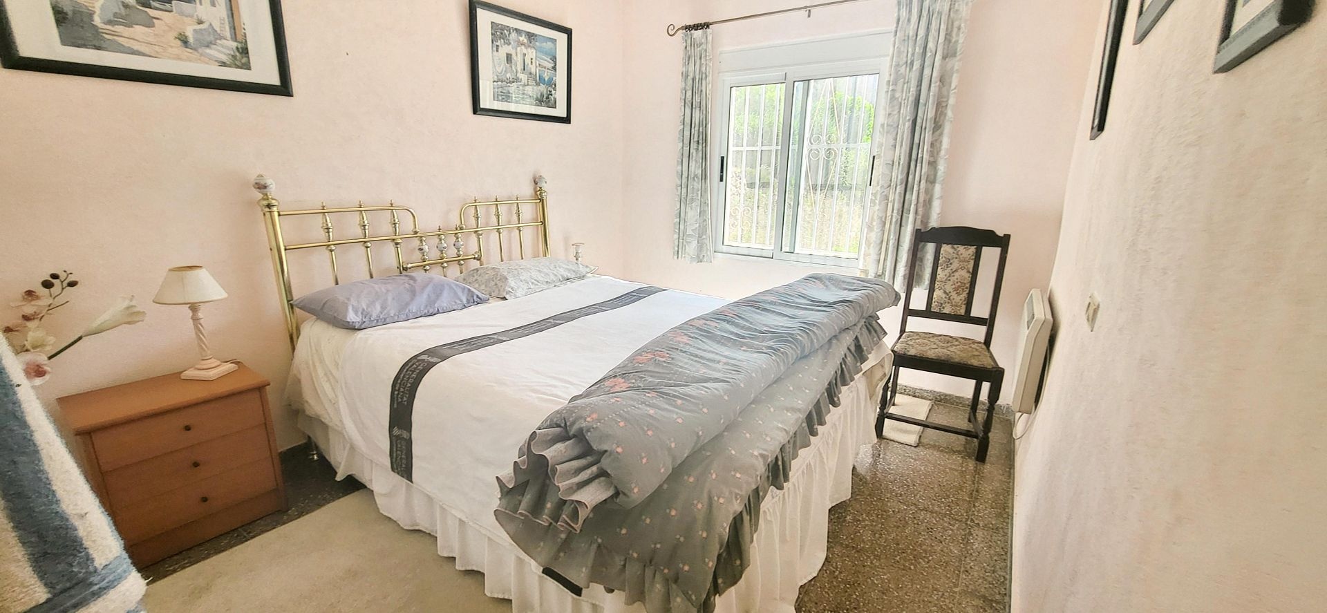 Resale - 4 Bedroom 2 Bathroom Villa in Hondón de las Nieves -  - Alicante