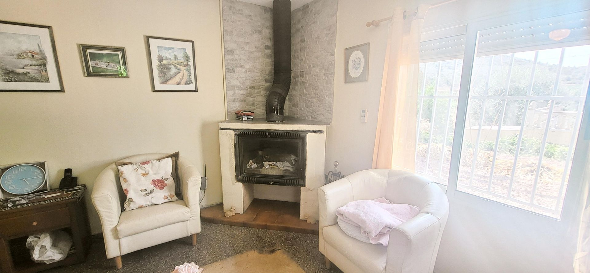Resale - 4 Bedroom 2 Bathroom Villa in Hondón de las Nieves -  - Alicante
