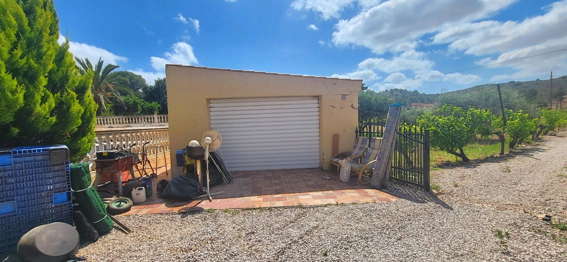 Resale - 4 Bedroom 2 Bathroom Villa in Hondón de las Nieves -  - Alicante