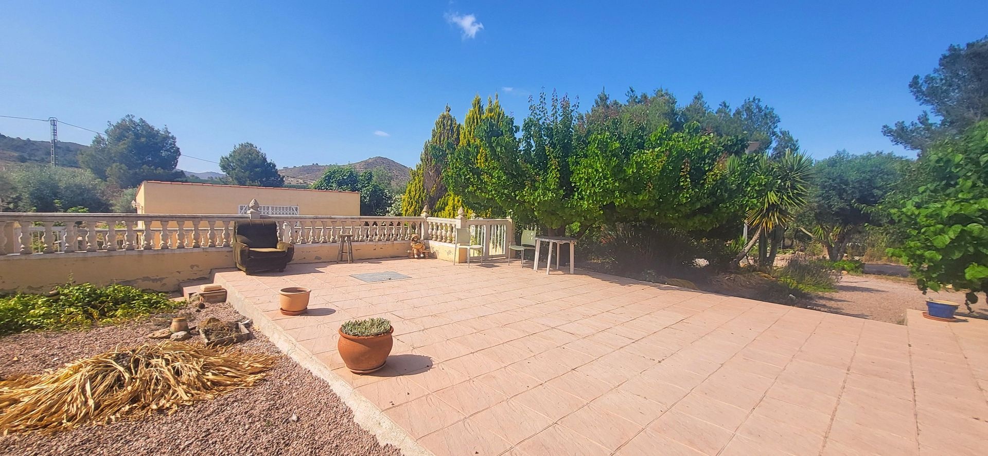 Resale - 4 Bedroom 2 Bathroom Villa in Hondón de las Nieves -  - Alicante