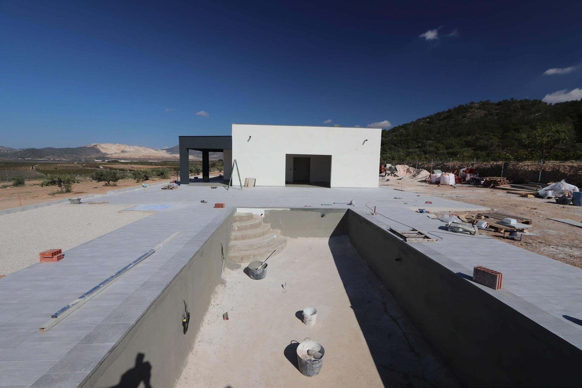 Resale - 3 Bedroom 3 Bathroom Villa in Pinoso -  - Alicante