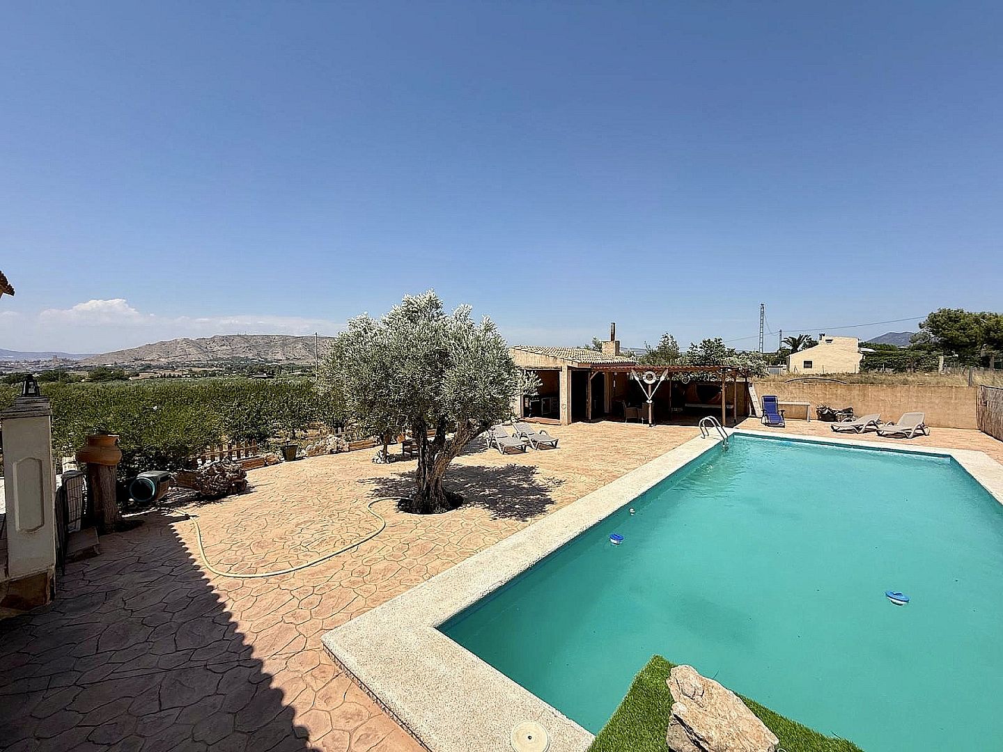 4 Bedroom 3 Bathroom Country house in Villena