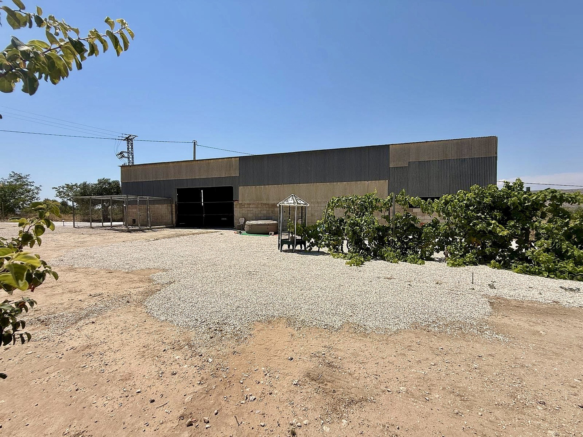 Resale - 4 Bedroom 3 Bathroom Country house in Villena -  - Alicante