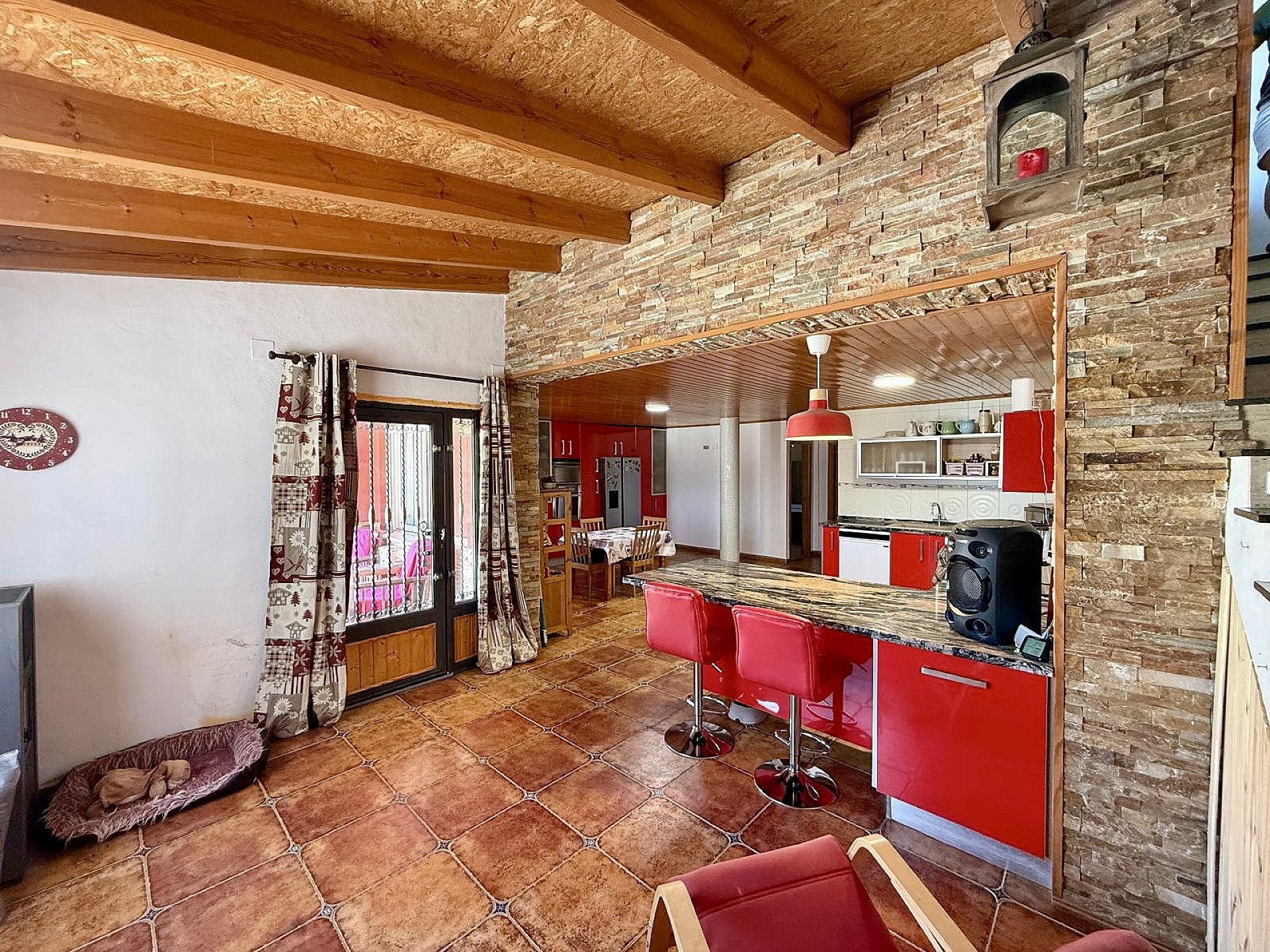 Resale - 4 Bedroom 3 Bathroom Country house in Villena -  - Alicante