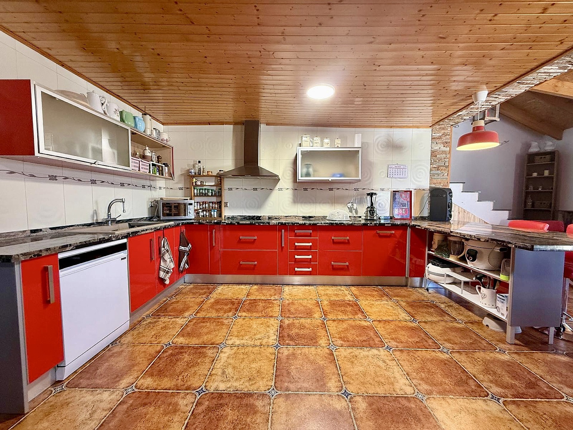 Resale - 4 Bedroom 3 Bathroom Country house in Villena -  - Alicante