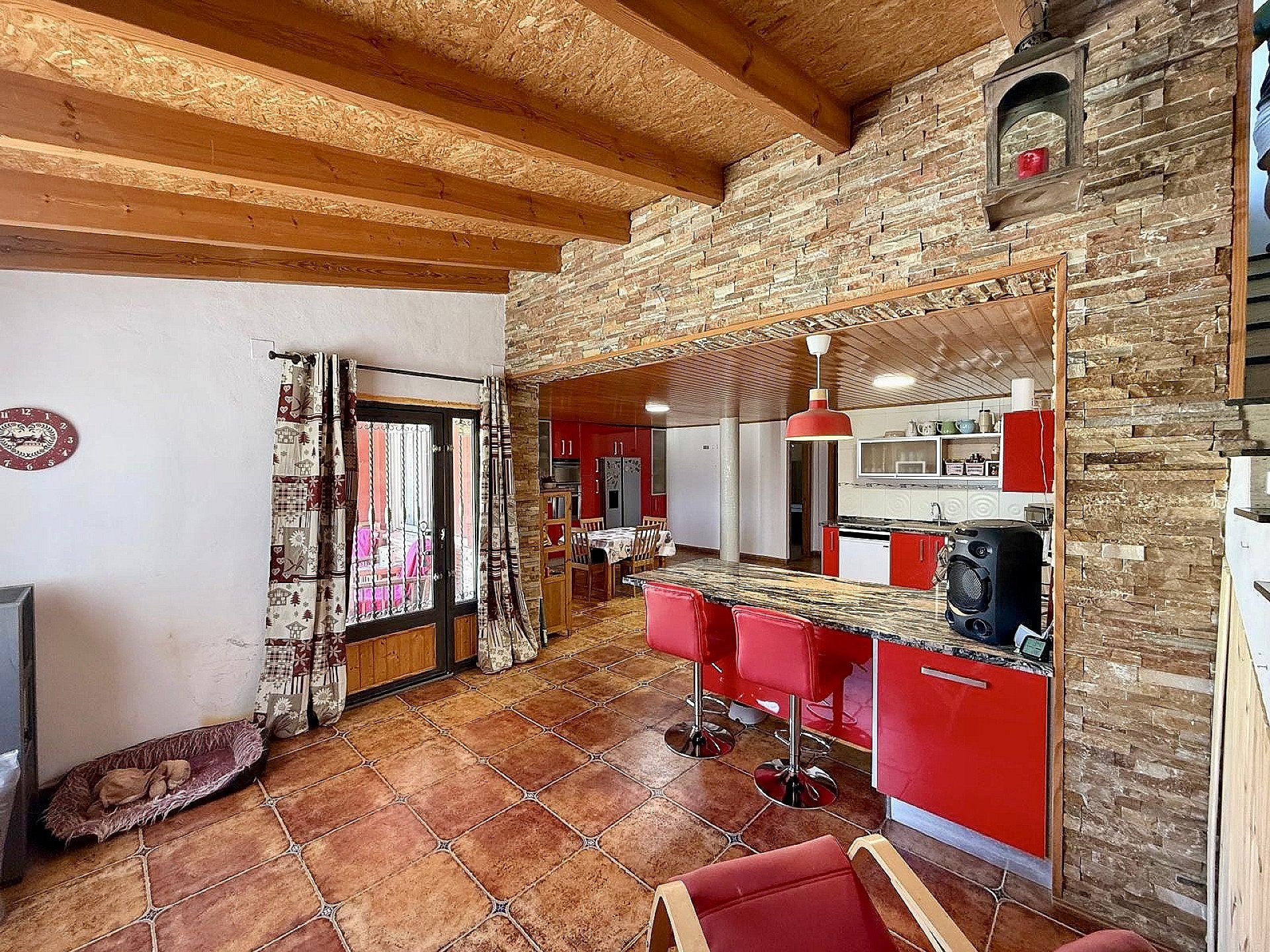 Resale - 4 Bedroom 3 Bathroom Country house in Villena -  - Alicante