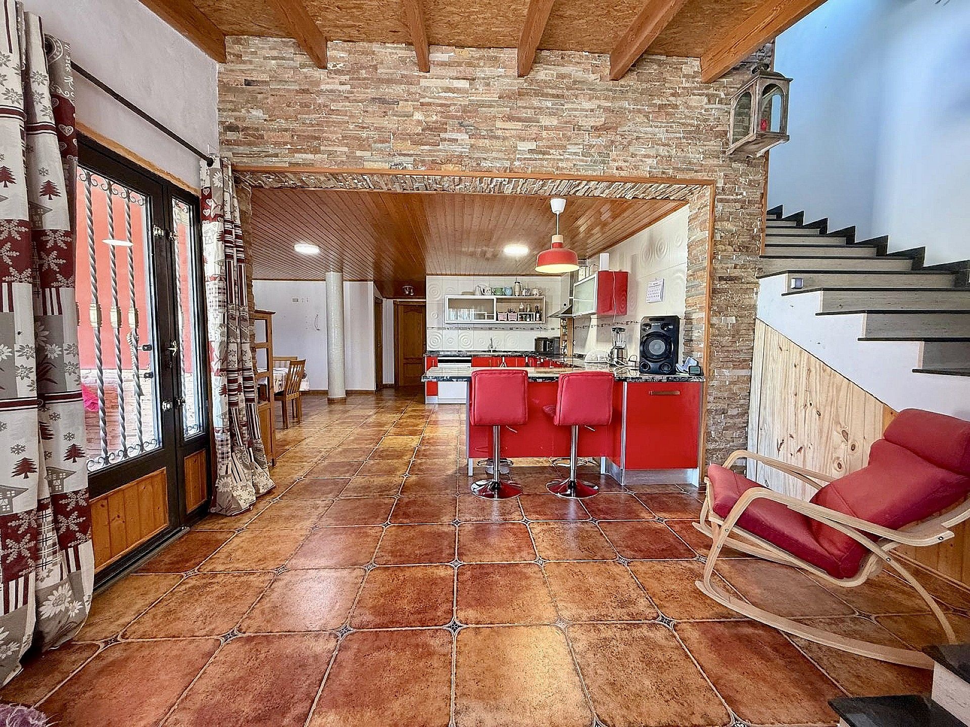 Resale - 4 Bedroom 3 Bathroom Country house in Villena -  - Alicante