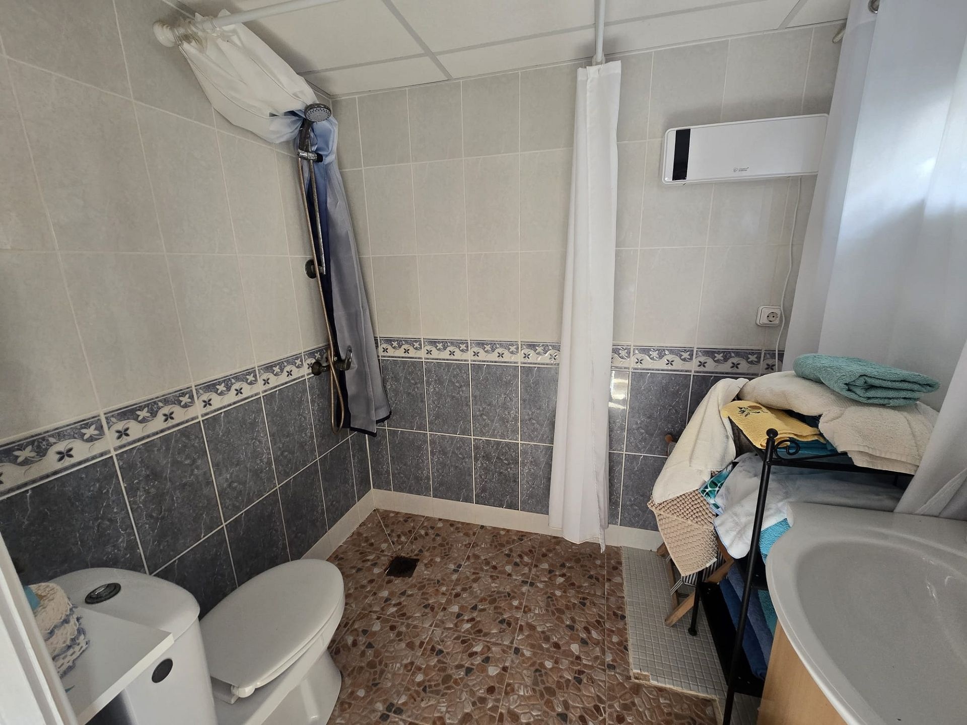 Resale - 3 Bedroom 2 Bathroom Townhouse in Pinoso -  - Alicante