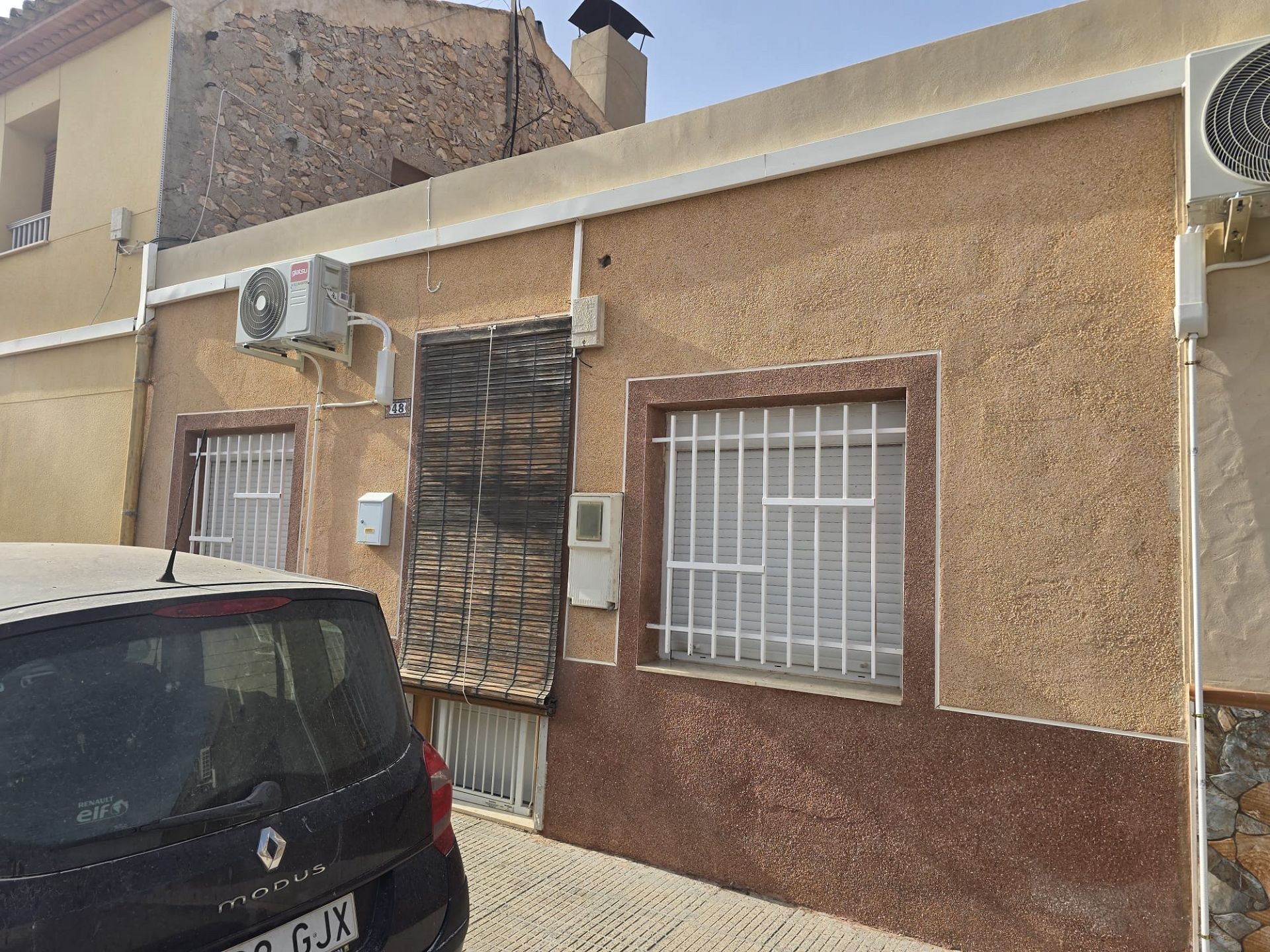 Resale - 3 Bedroom 2 Bathroom Townhouse in Pinoso -  - Alicante
