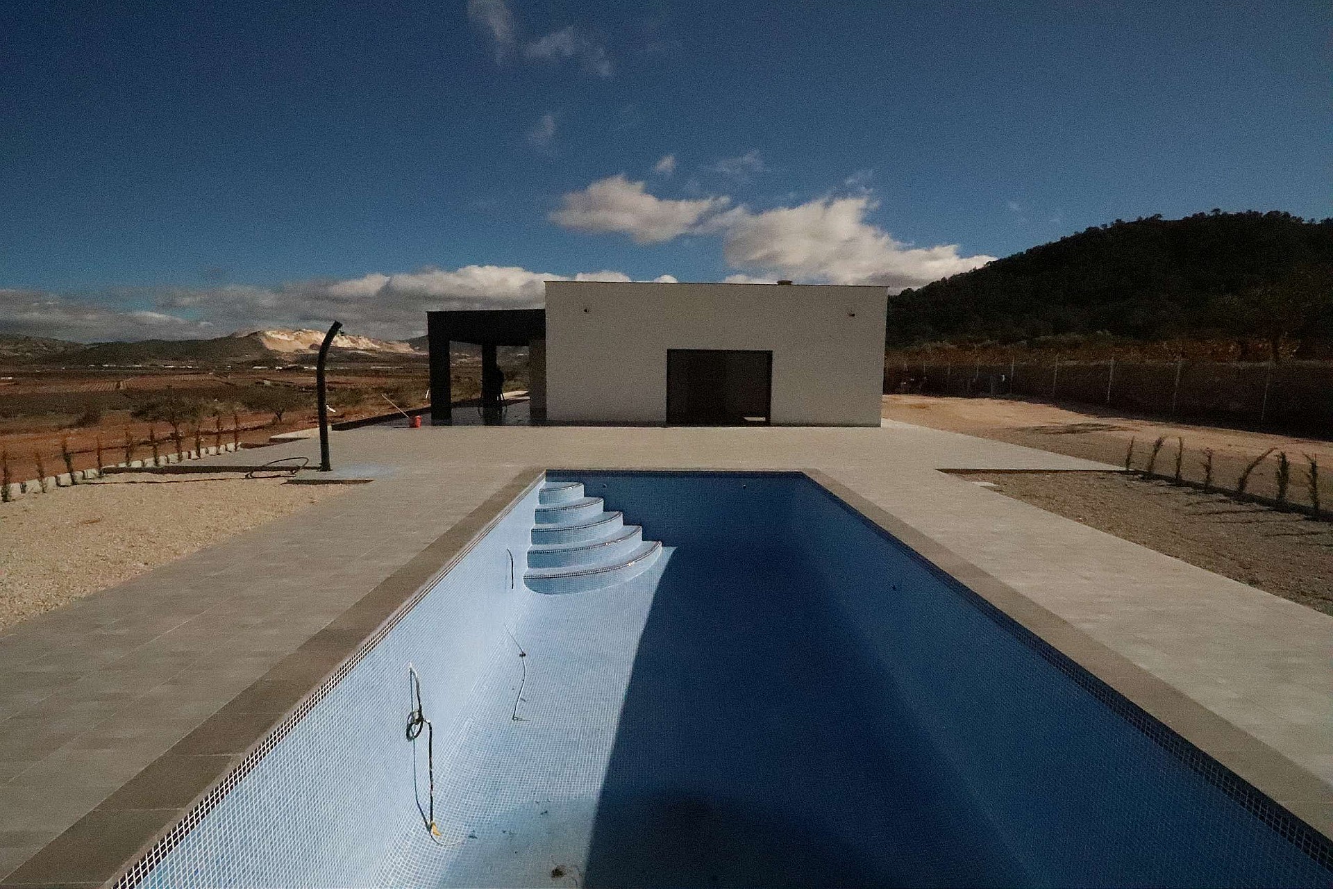 Resale - 3 Bedroom 3 Bathroom Villa in Hondón de las Nieves -  - Alicante