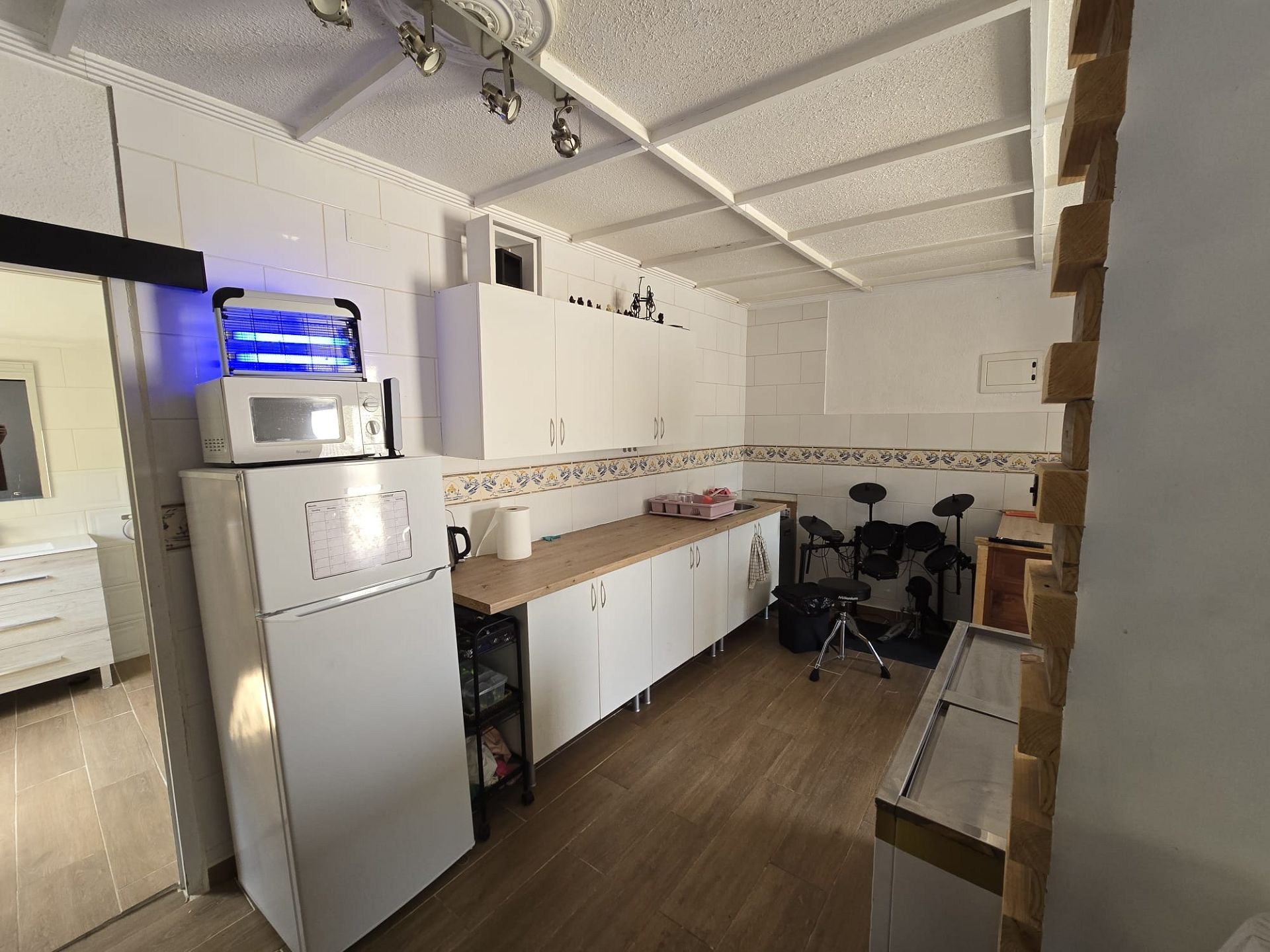 Resale - 6 Bedroom 3 Bathroom Villa in Sax -  - Alicante