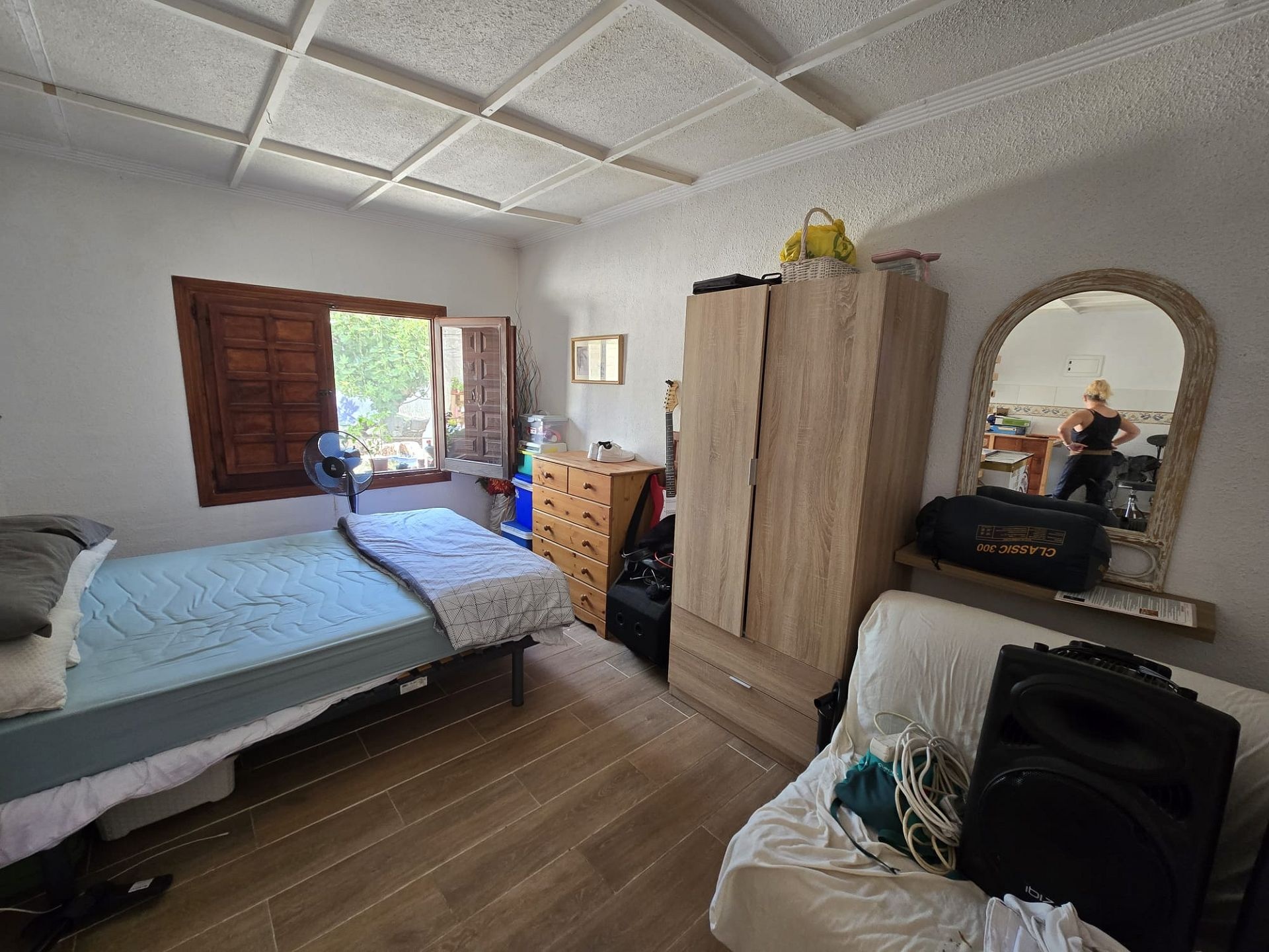 Resale - 6 Bedroom 3 Bathroom Villa in Sax -  - Alicante