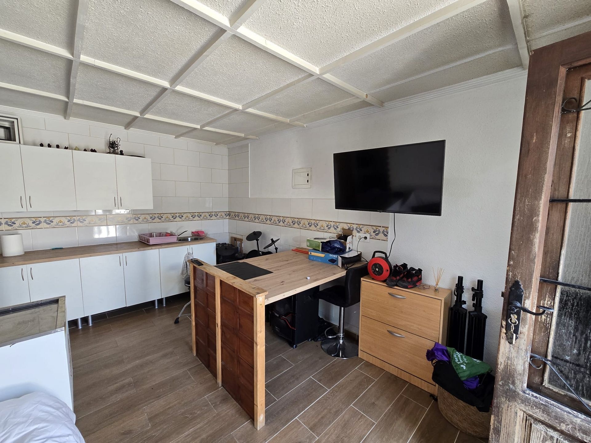 Resale - 6 Bedroom 3 Bathroom Villa in Sax -  - Alicante