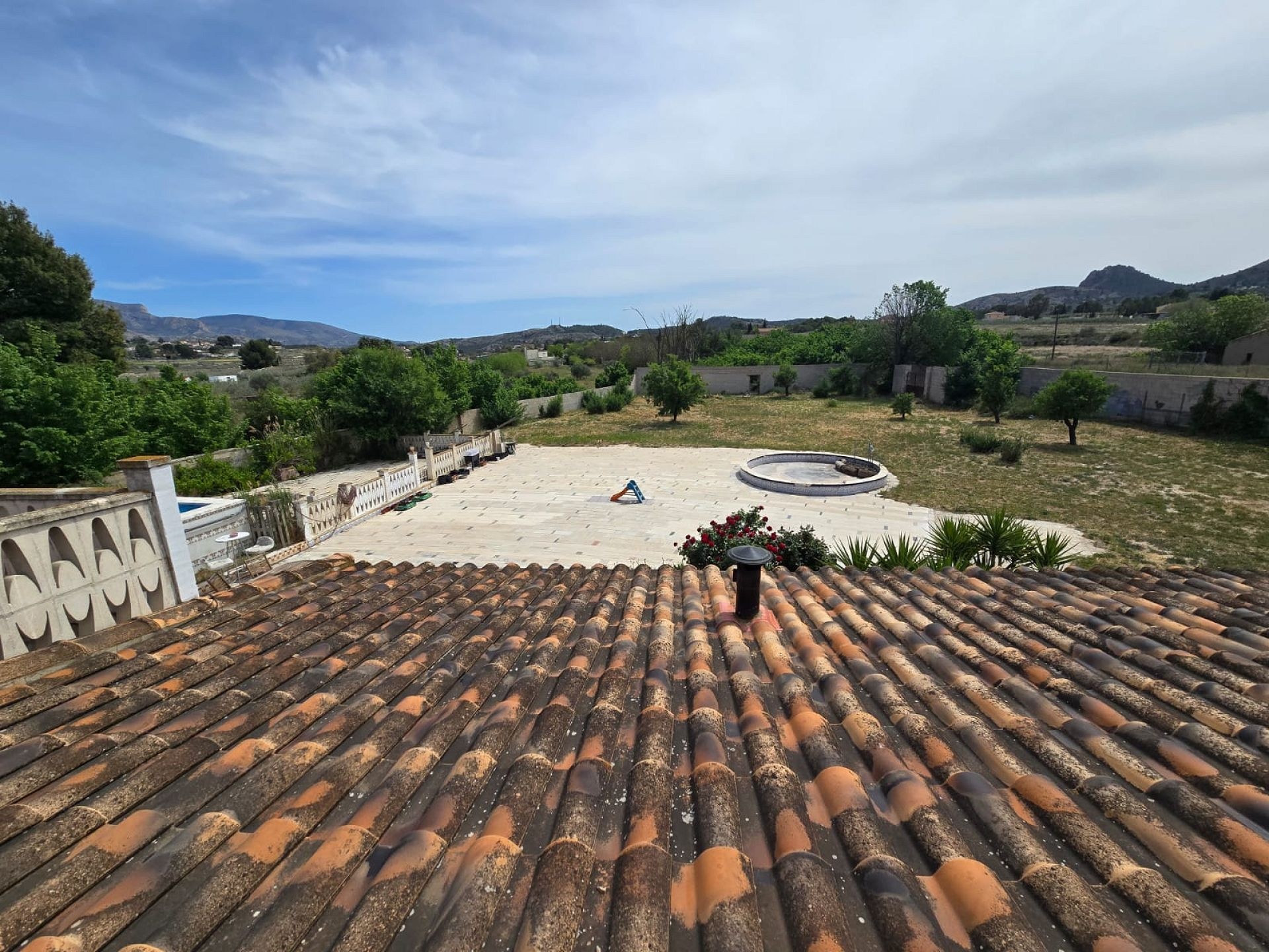 Resale - 6 Bedroom 3 Bathroom Villa in Sax -  - Alicante