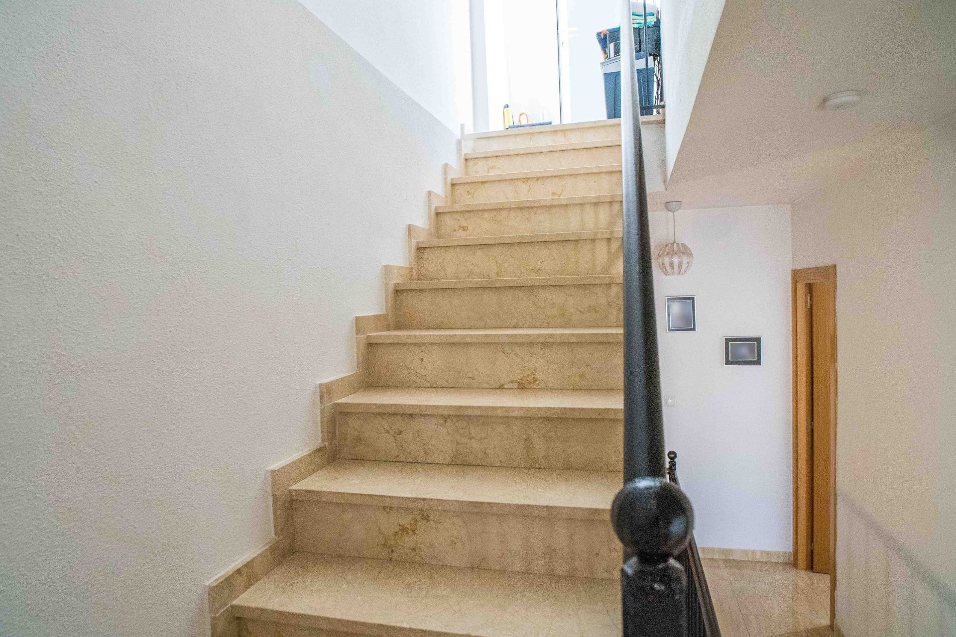 Resale - 3 Bedroom 2 Bathroom Apartment in Pinoso -  - Alicante