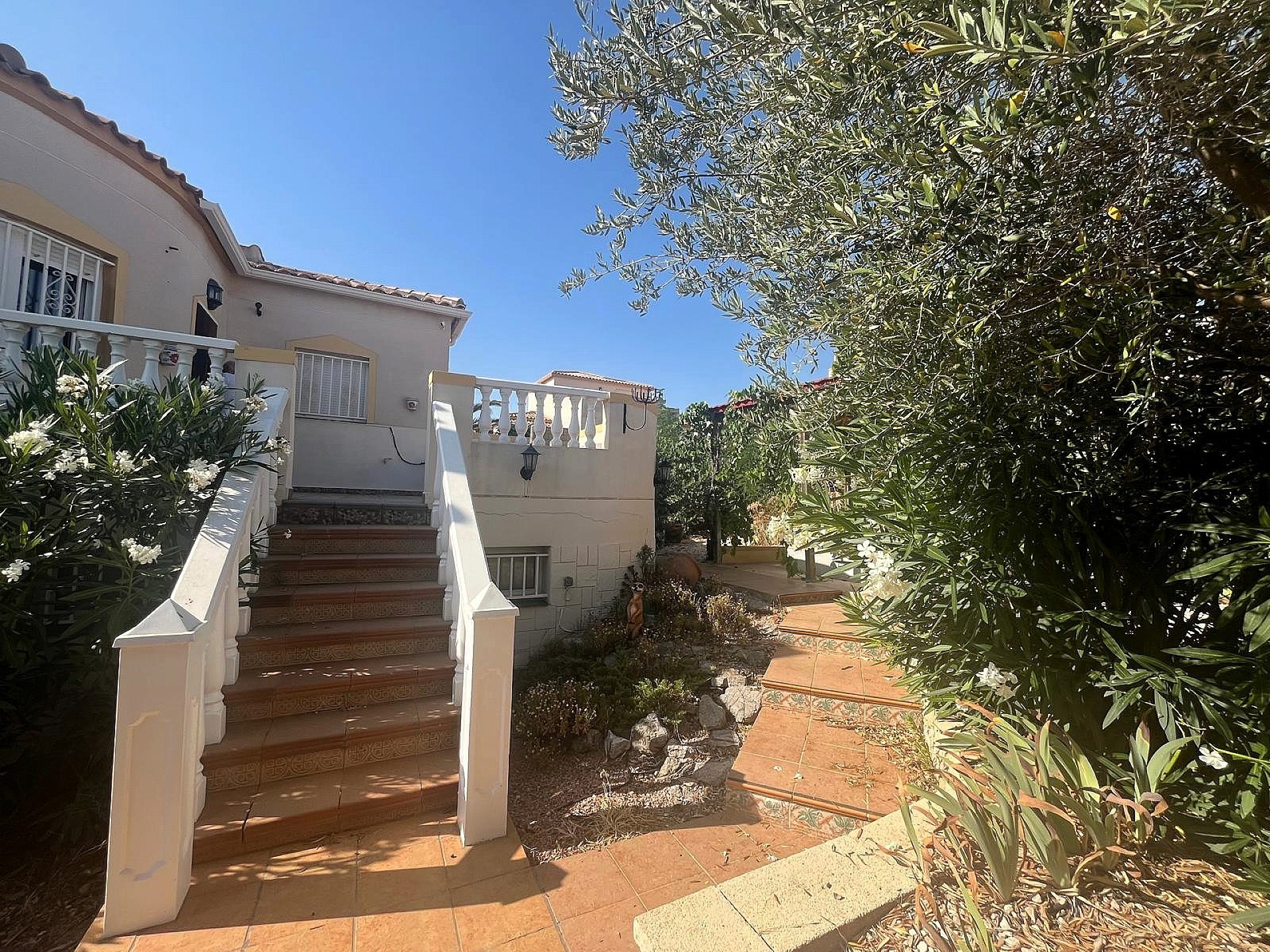 Resale - 3 Bedroom 2 Bathroom Villa in Castalla -  - Alicante