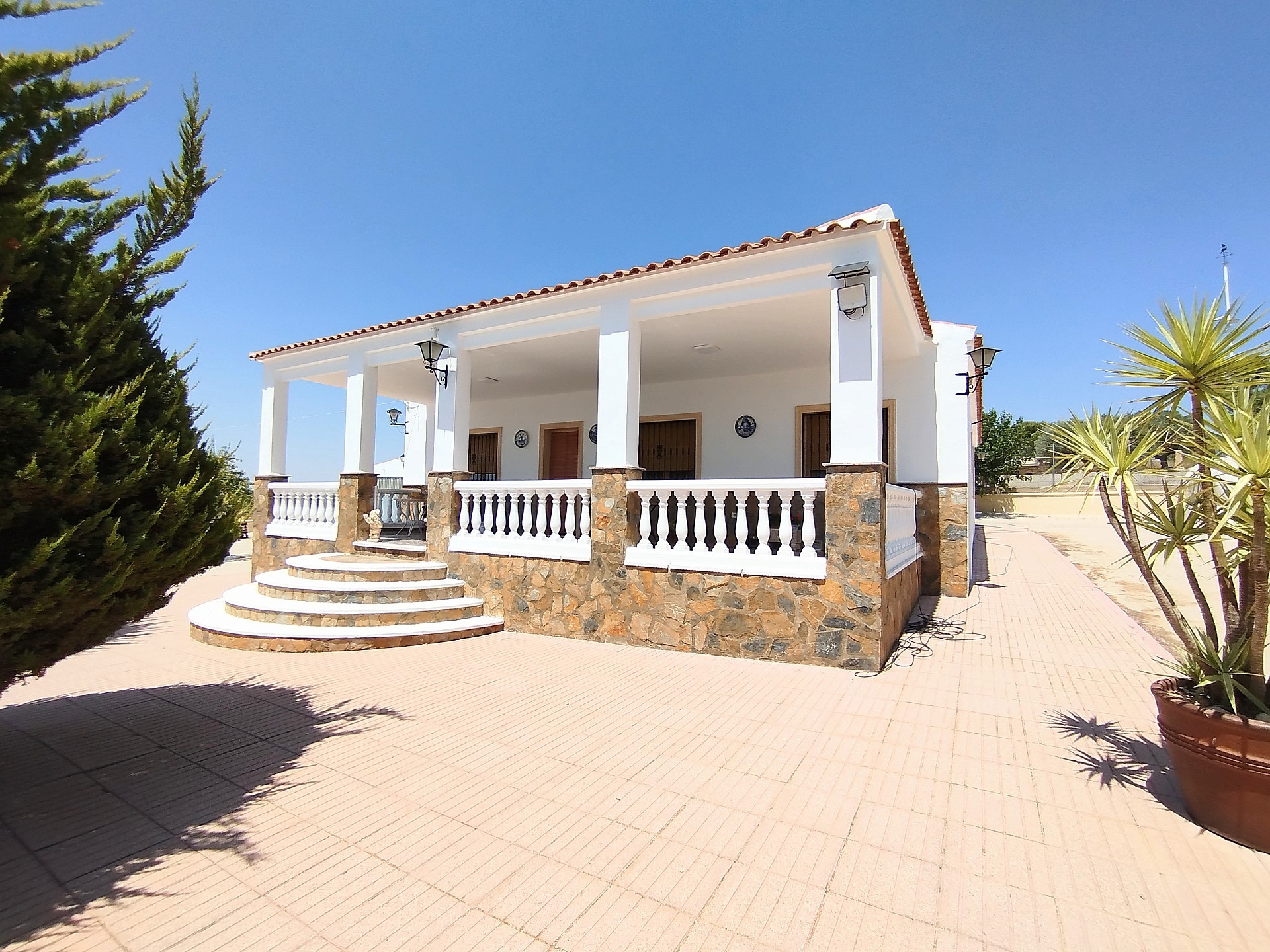 Resale - 4 Bedroom 1 Bathroom Country house in Yecla - , Yecla, Murcia, Spain - Murcia