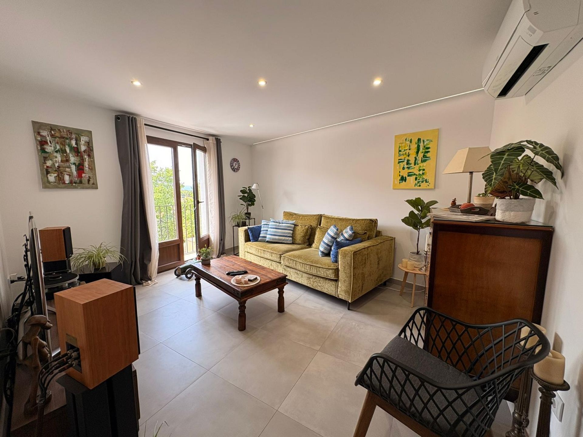 Resale - 4 Bedroom 3 Bathroom Townhouse in Biar -  - Alicante