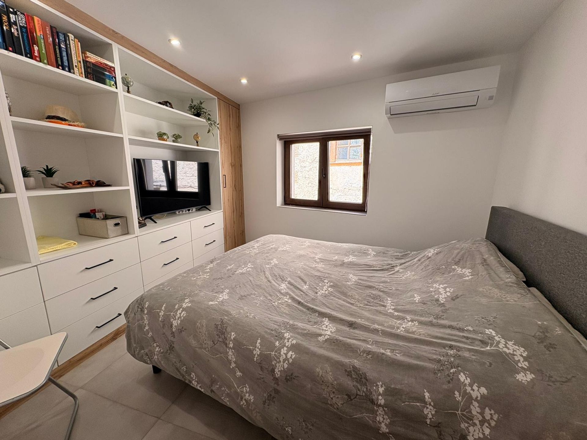 Resale - 4 Bedroom 3 Bathroom Townhouse in Biar -  - Alicante