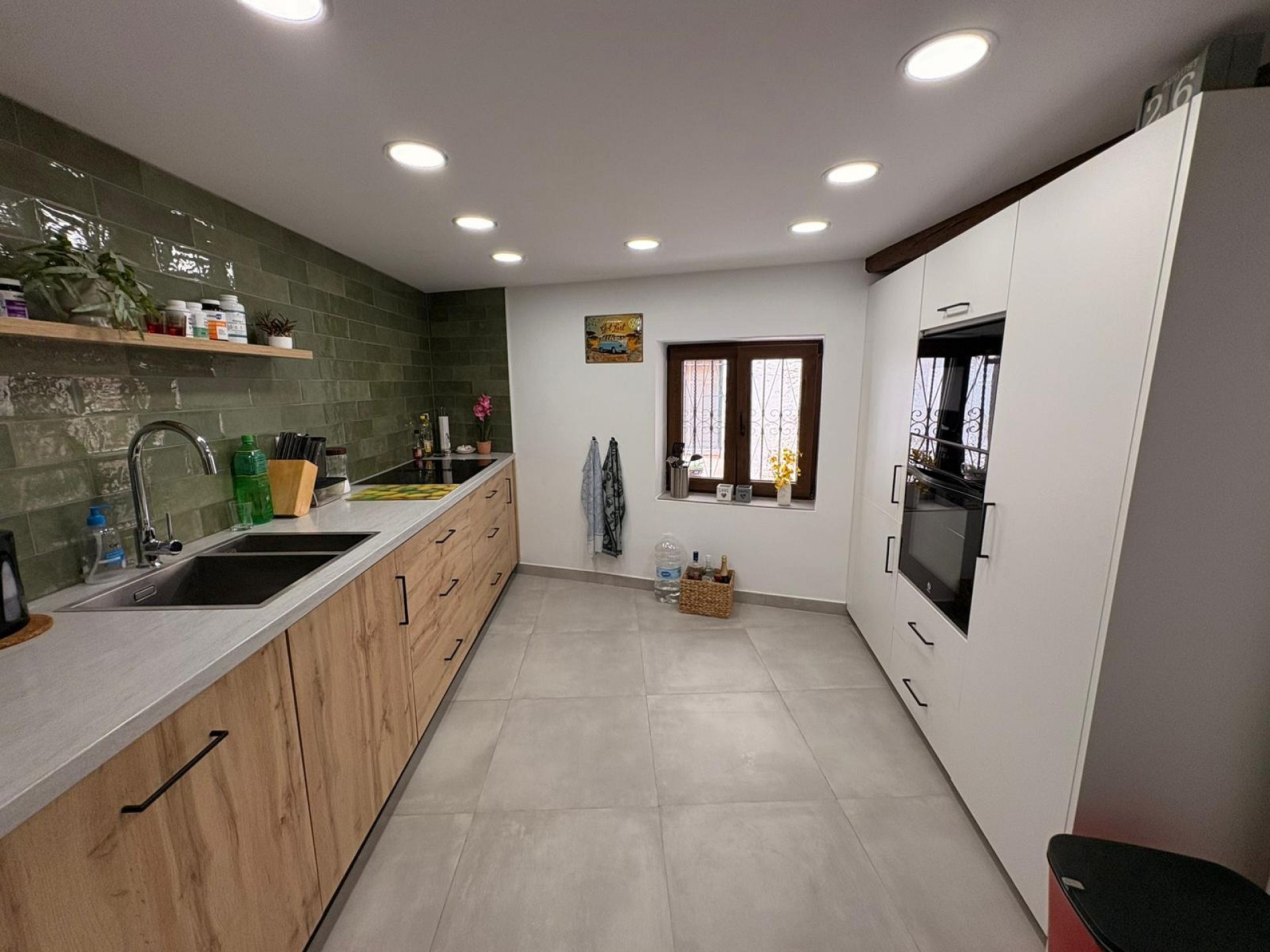 Resale - 4 Bedroom 3 Bathroom Townhouse in Biar -  - Alicante