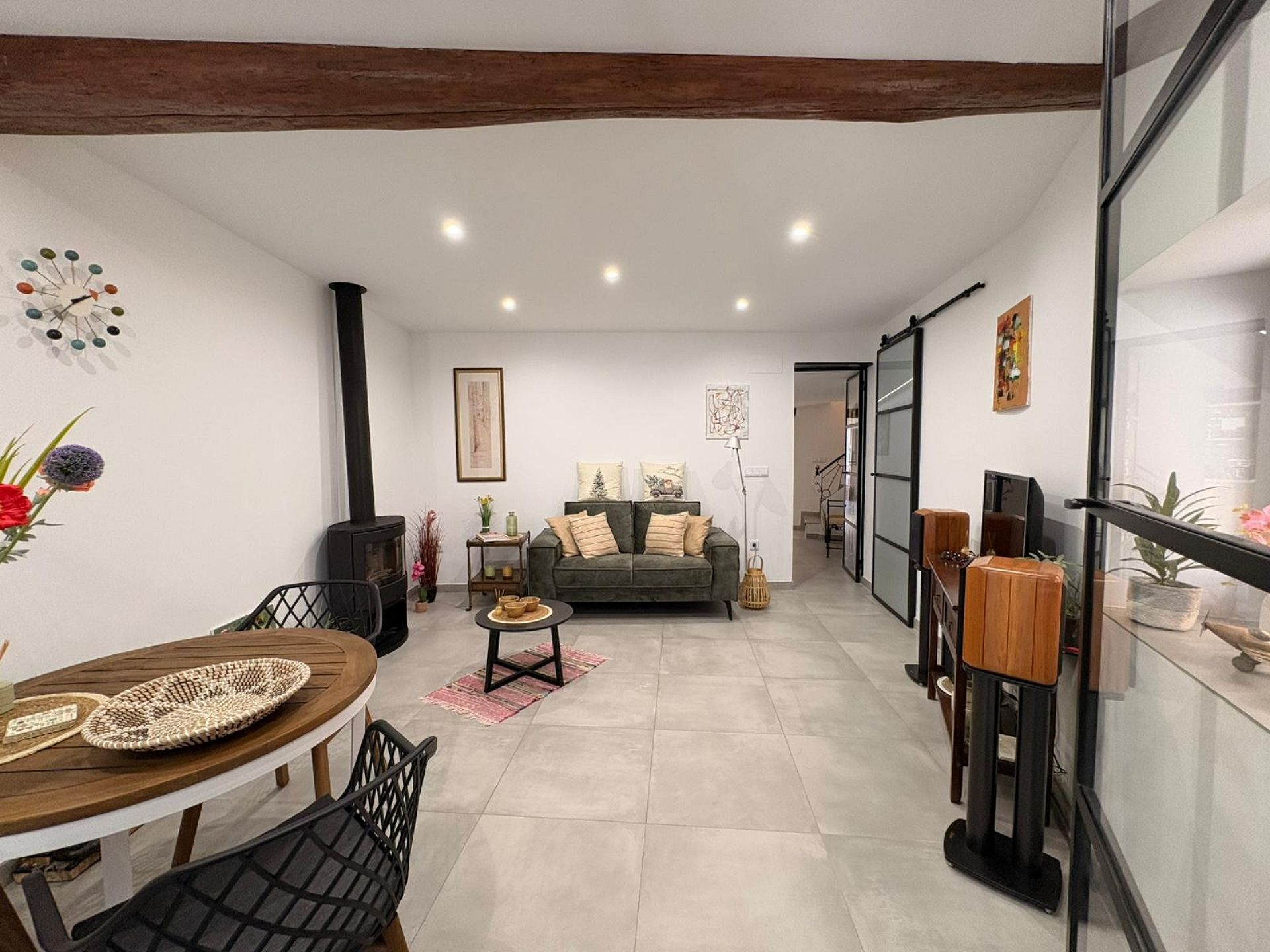 Resale - 4 Bedroom 3 Bathroom Townhouse in Biar -  - Alicante