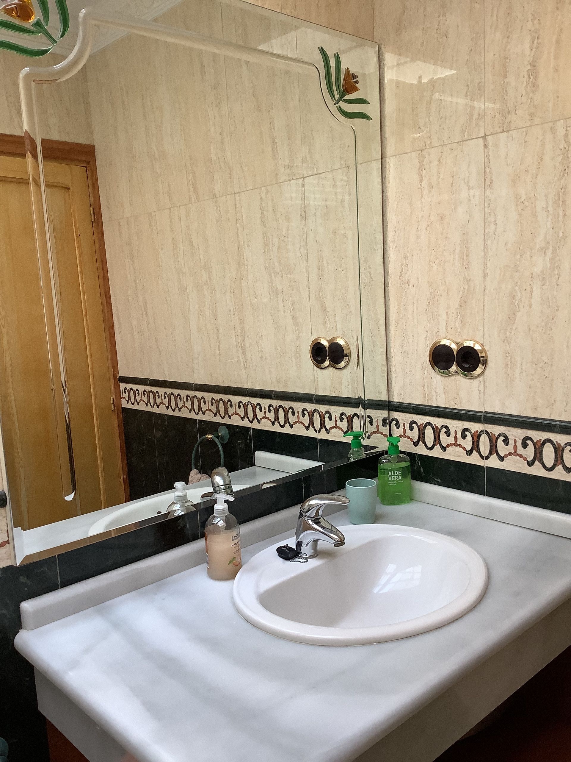 Resale - 4 Bedroom 2 Bathroom Townhouse in Hondón de las Nieves - , Hondón de las Nieves, Alicante, Spain - Alicante