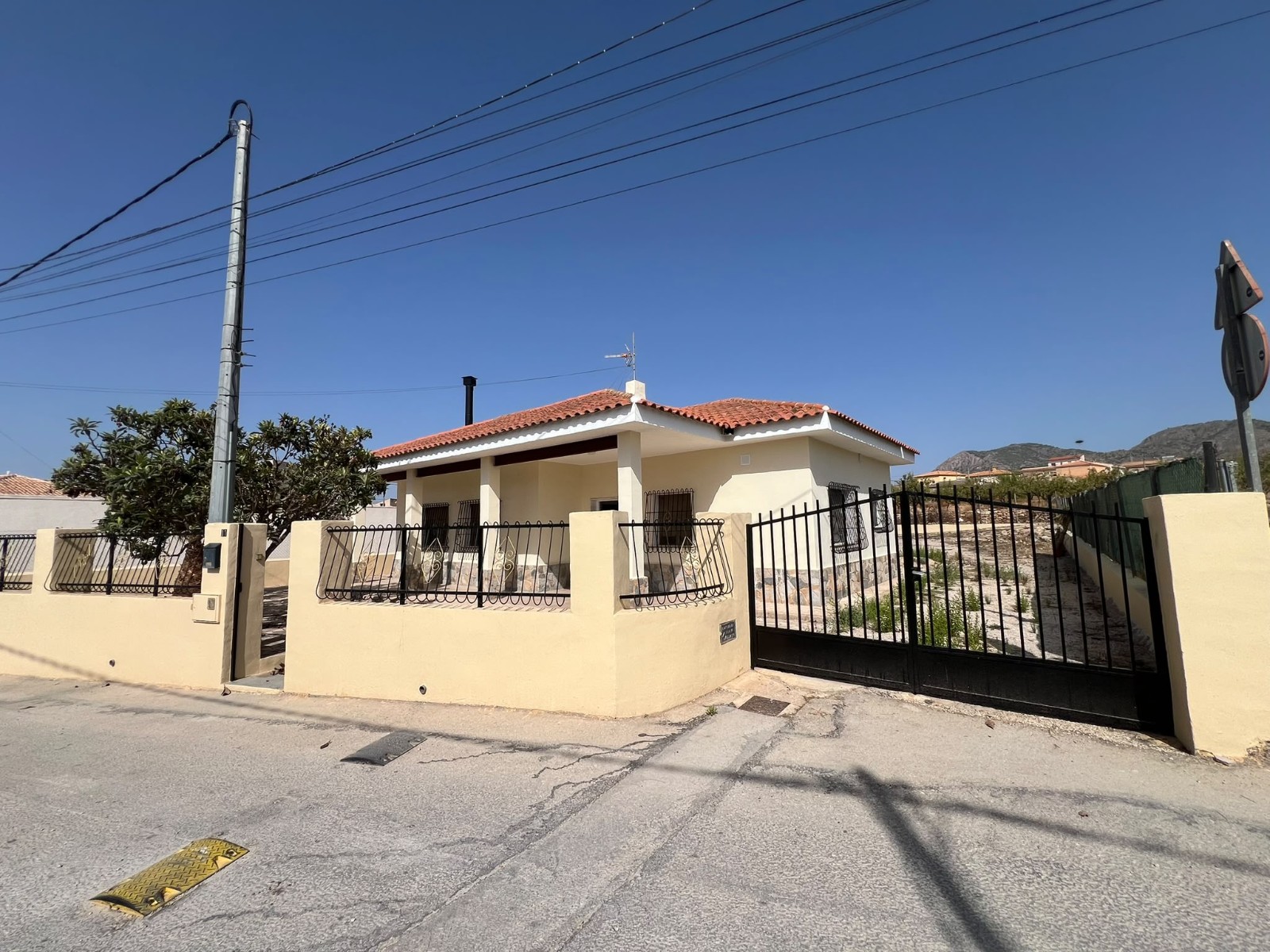 Resale - 3 Bedroom 1 Bathroom Villa in Macisvenda -  - Murcia
