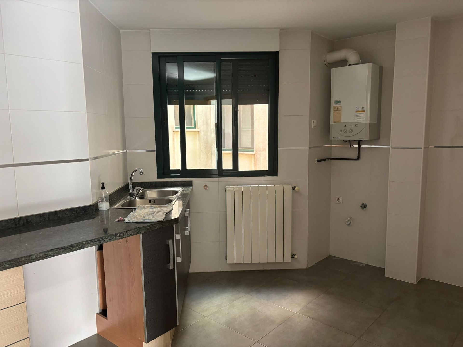 Resale - 3 Bedroom 2 Bathroom Apartment in Alcoy -  - Alicante