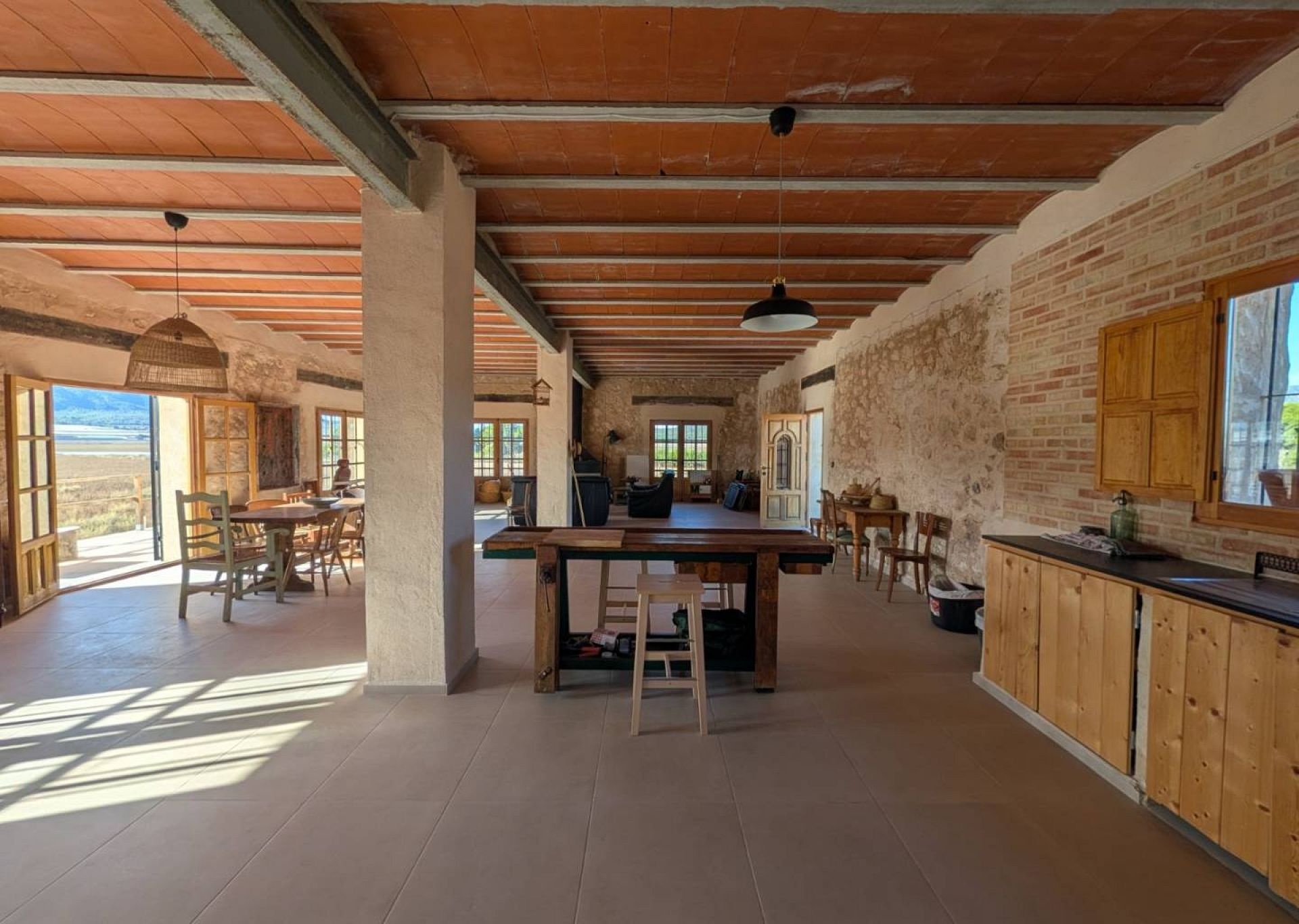 Resale - 3 Bedroom 2 Bathroom Country house in Salinas -  - Alicante