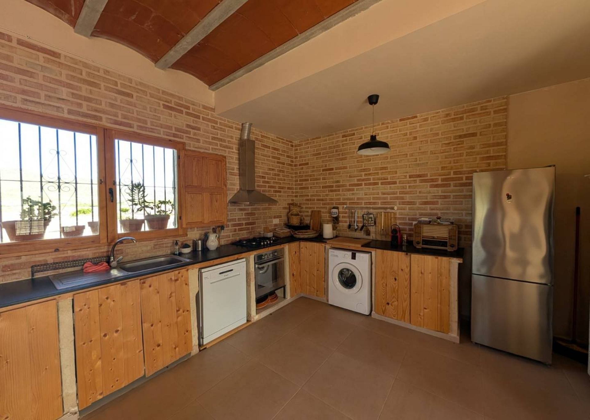 Resale - 3 Bedroom 2 Bathroom Country house in Salinas -  - Alicante