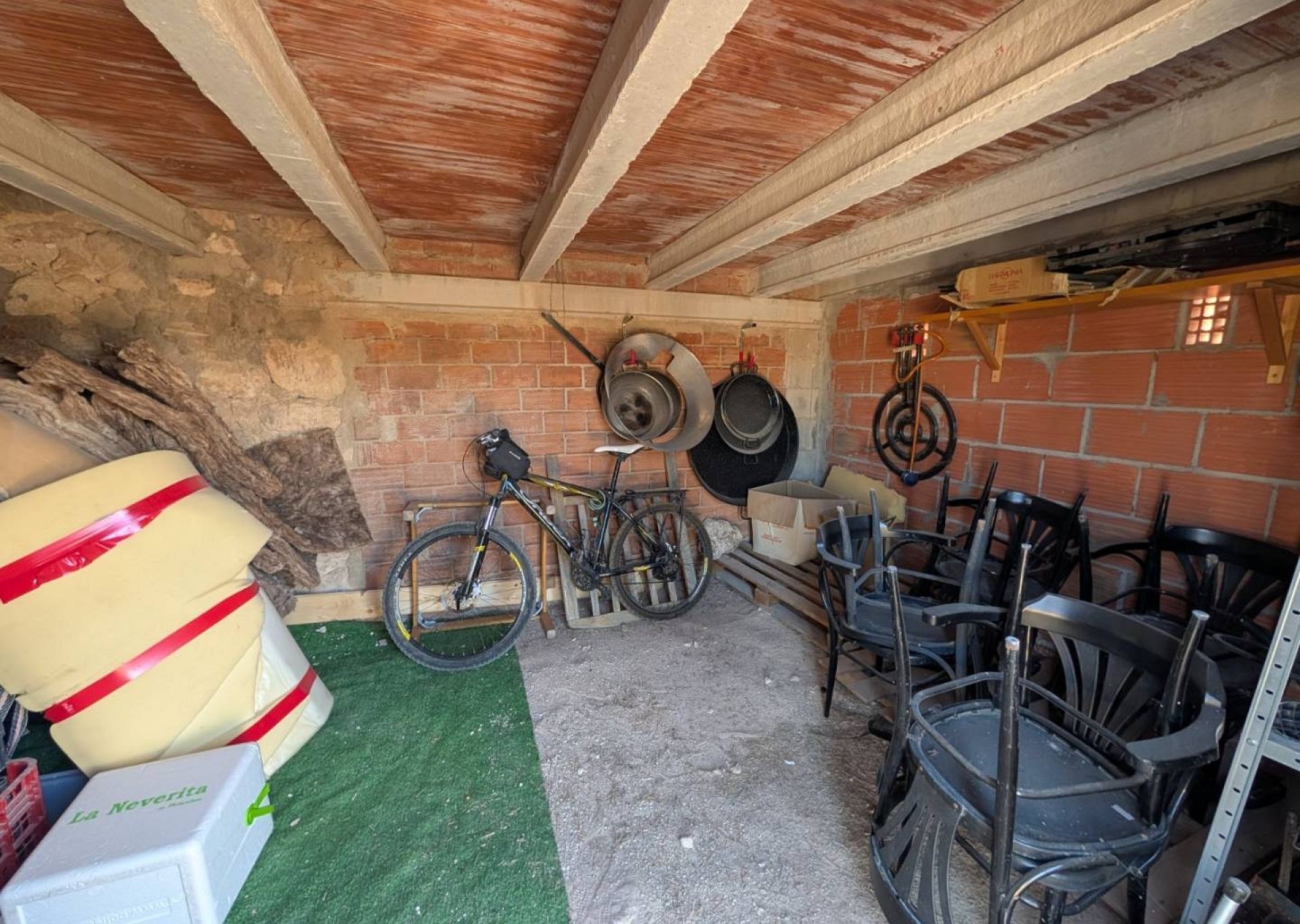 Resale - 3 Bedroom 2 Bathroom Country house in Salinas -  - Alicante