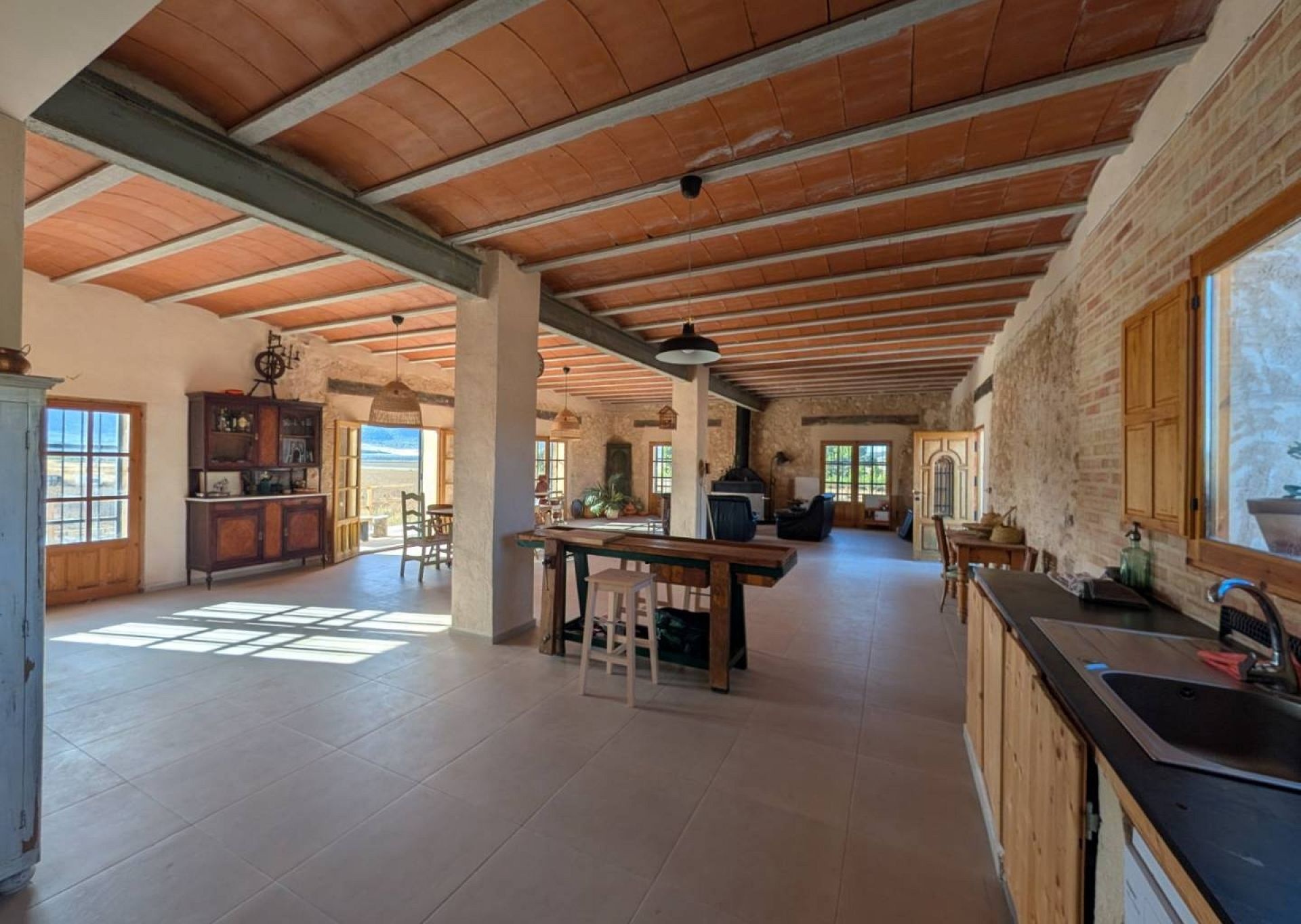 Resale - 3 Bedroom 2 Bathroom Country house in Salinas -  - Alicante