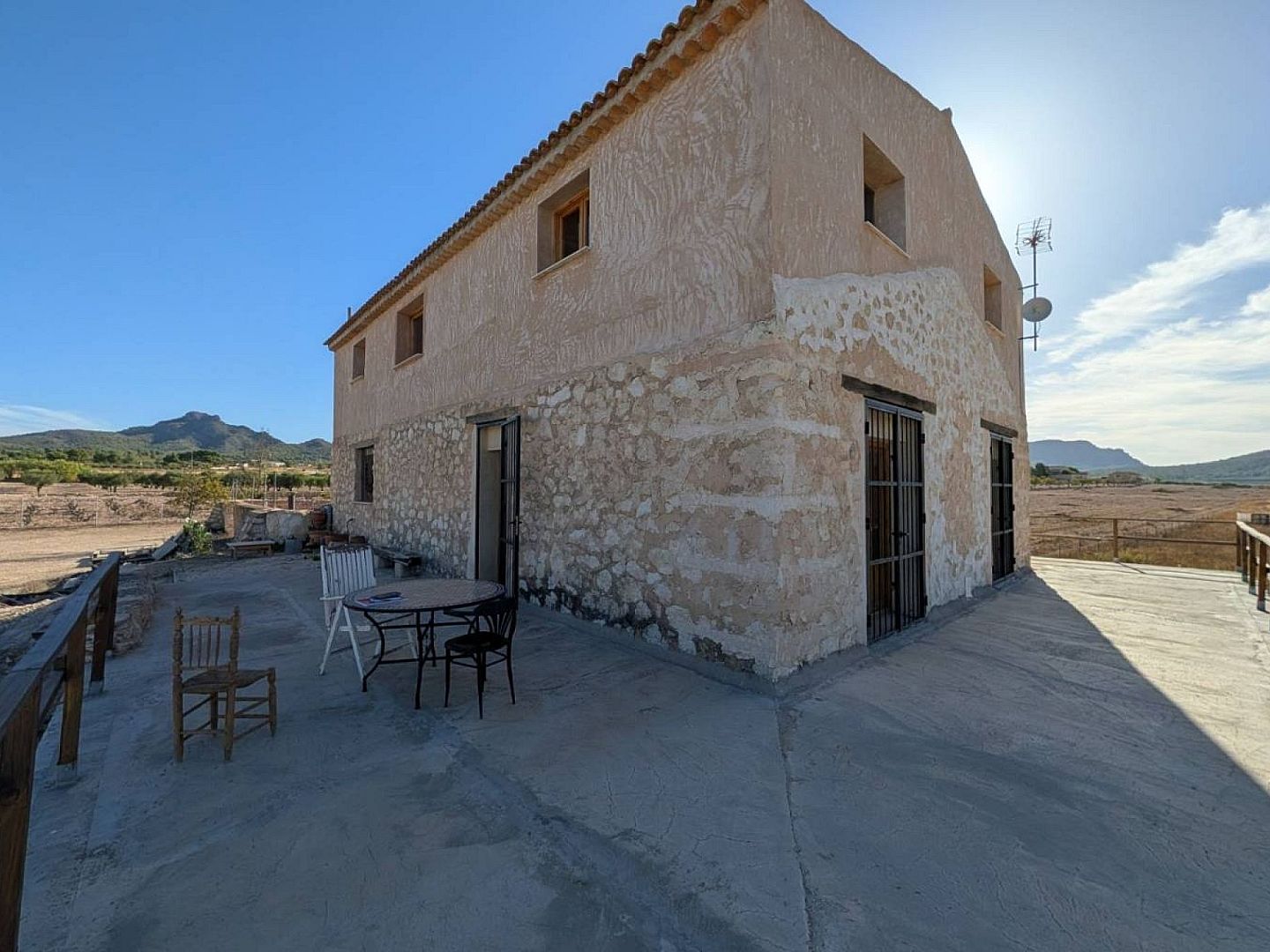 3 Bedroom 2 Bathroom Country house in Salinas