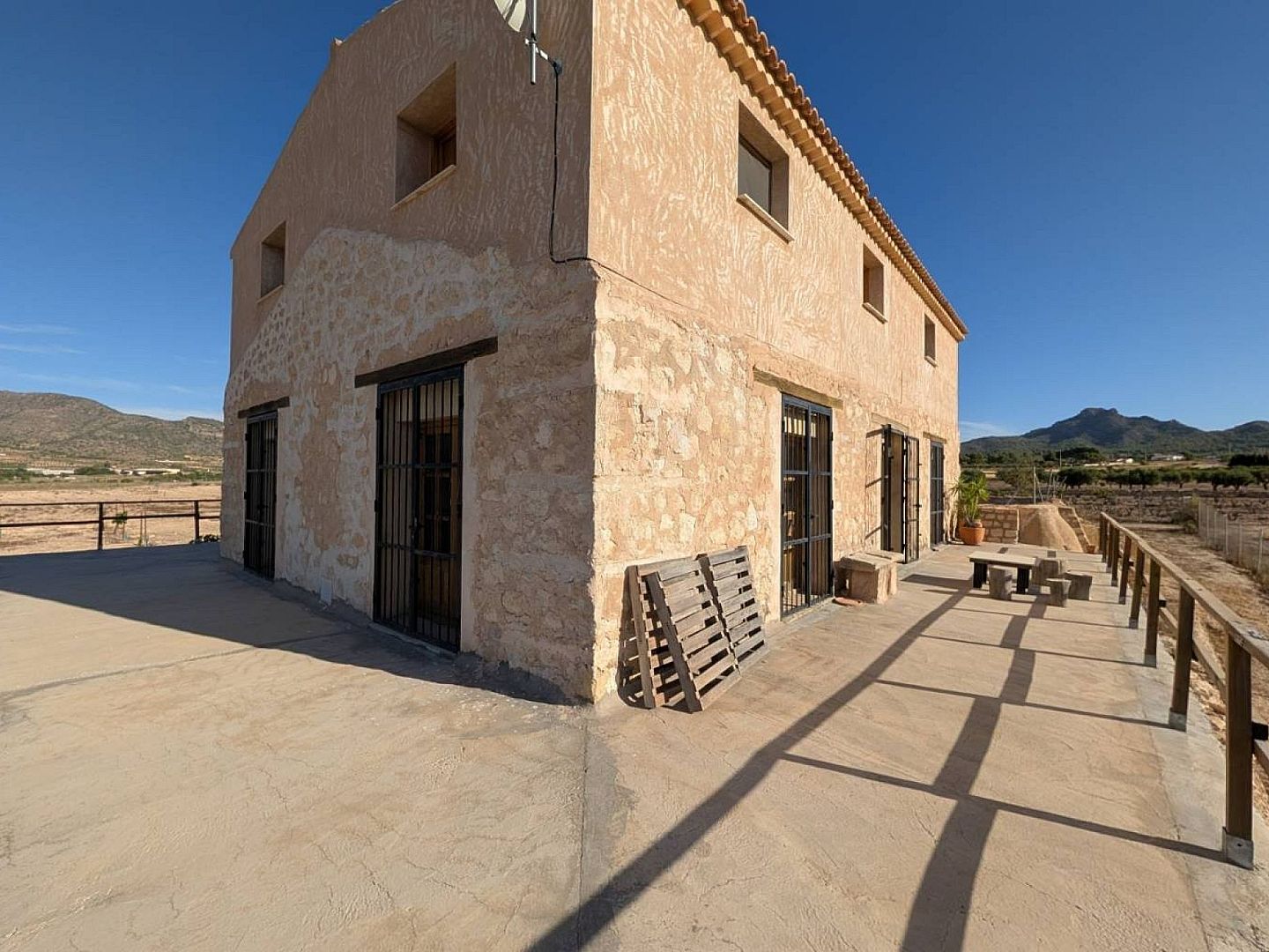 3 Bedroom 2 Bathroom Country house in Salinas