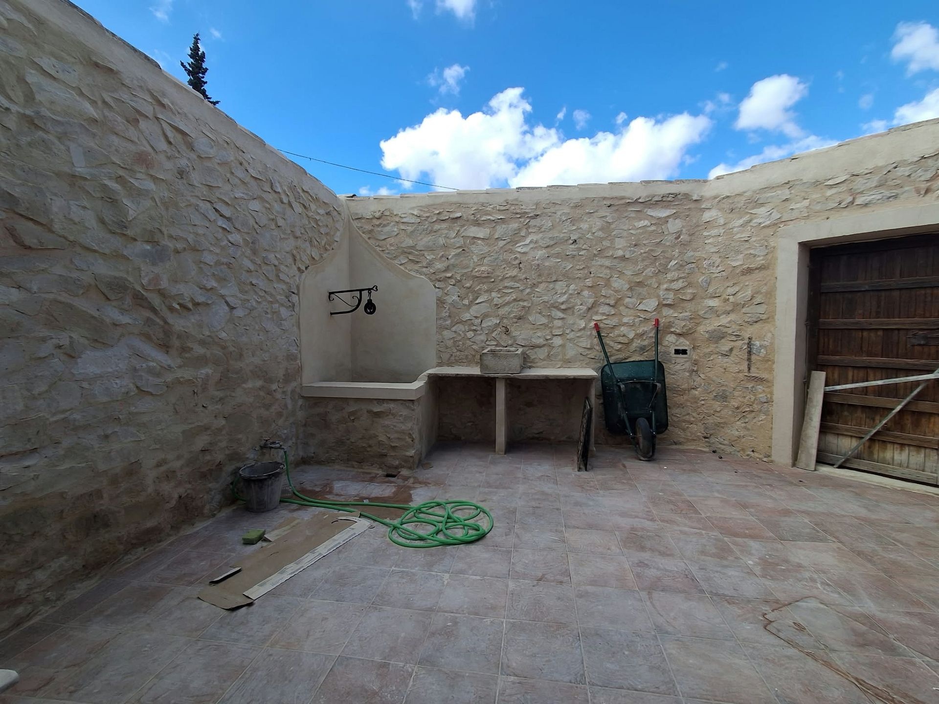 Resale - 3 Bedroom 3 Bathroom Country house in la Romana -  - Alicante