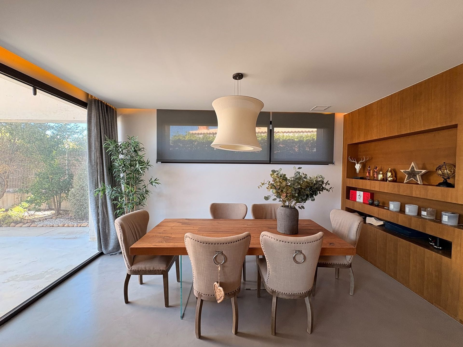 Resale - 4 Bedroom 4 Bathroom Villa in Petrer -  - Alicante