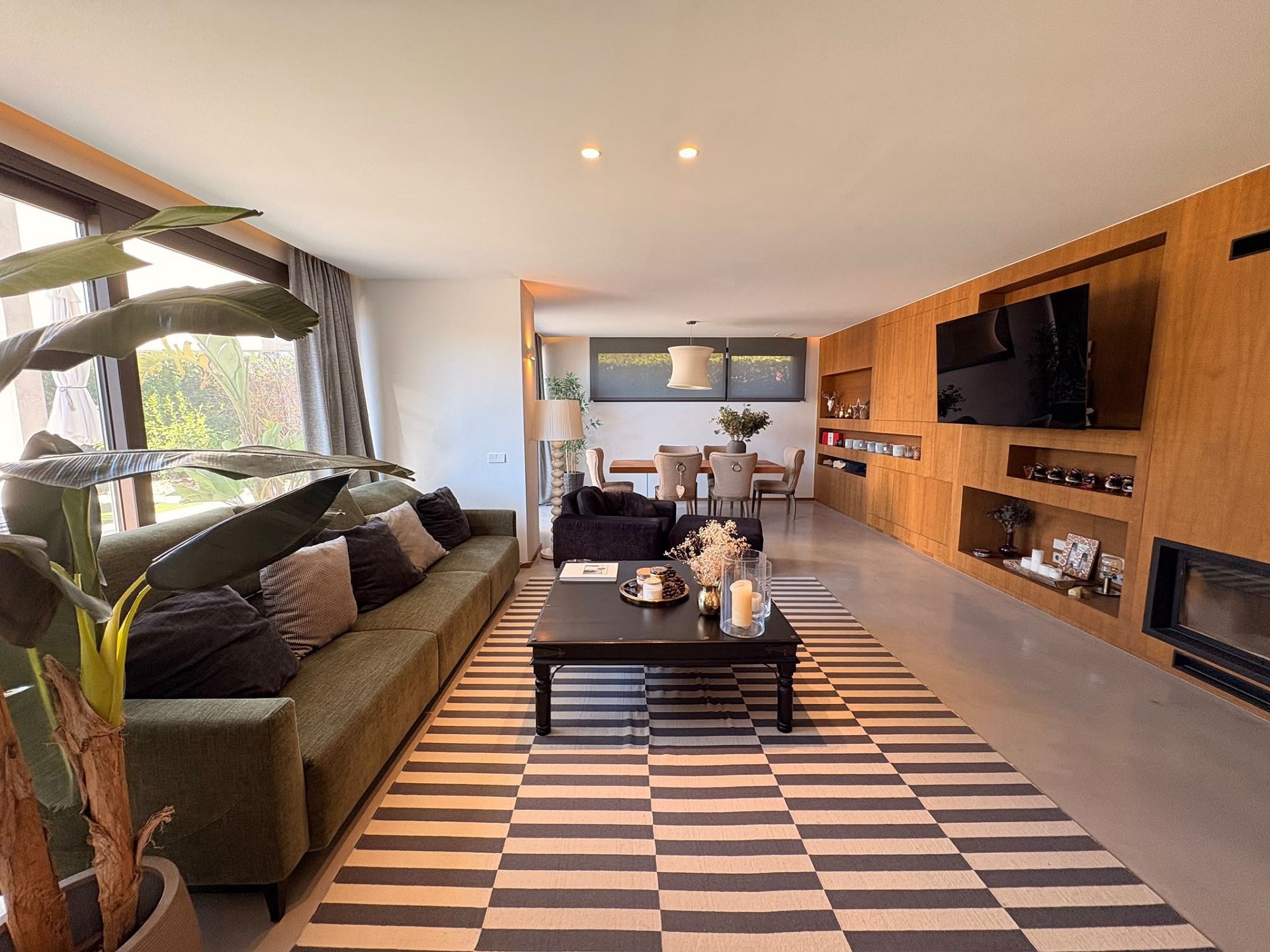 Resale - 4 Bedroom 4 Bathroom Villa in Petrer -  - Alicante