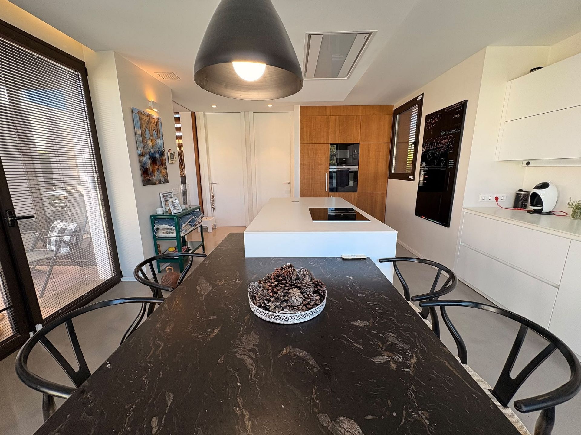 Resale - 4 Bedroom 4 Bathroom Villa in Petrer -  - Alicante