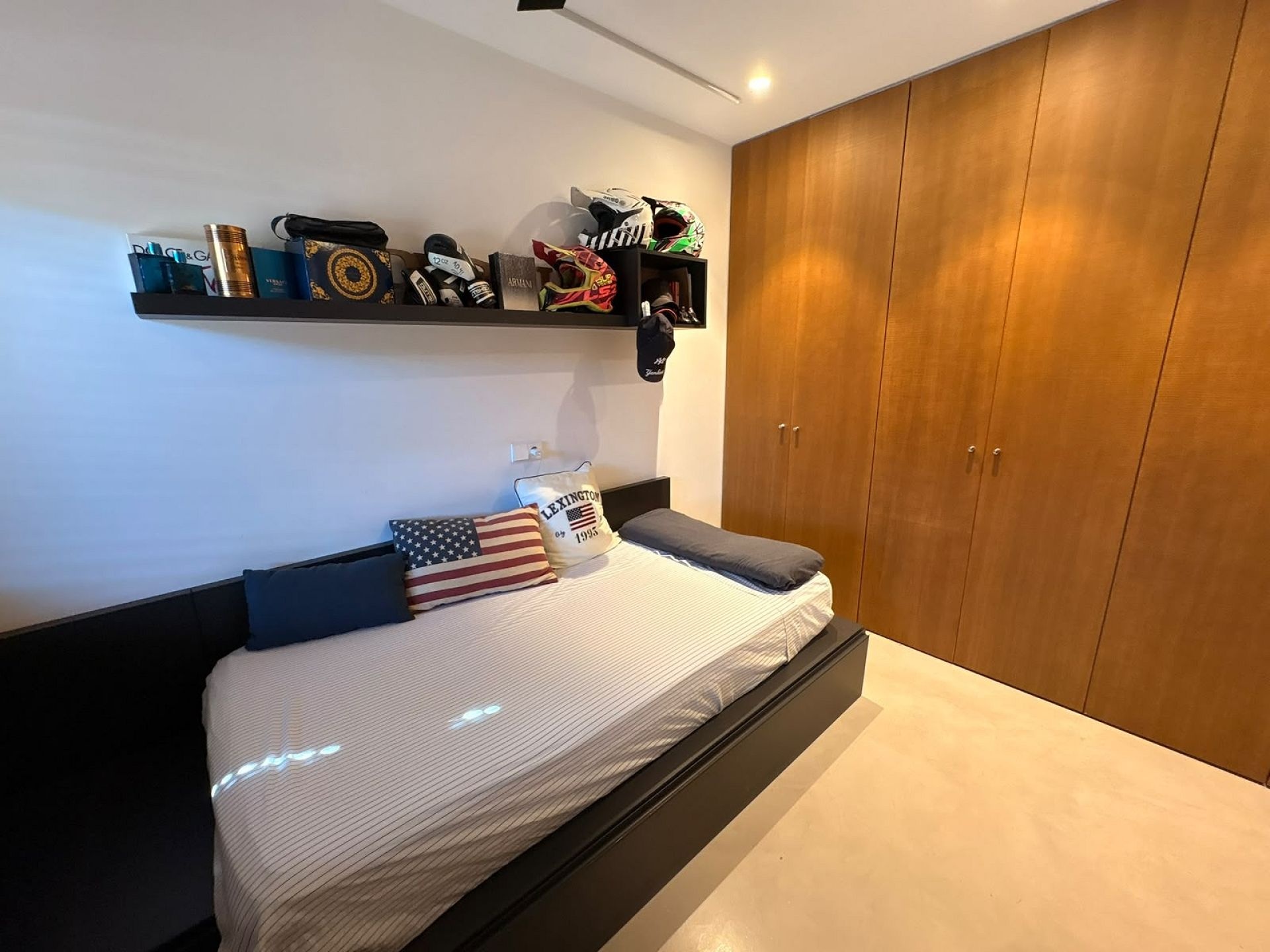 Resale - 4 Bedroom 4 Bathroom Villa in Petrer -  - Alicante