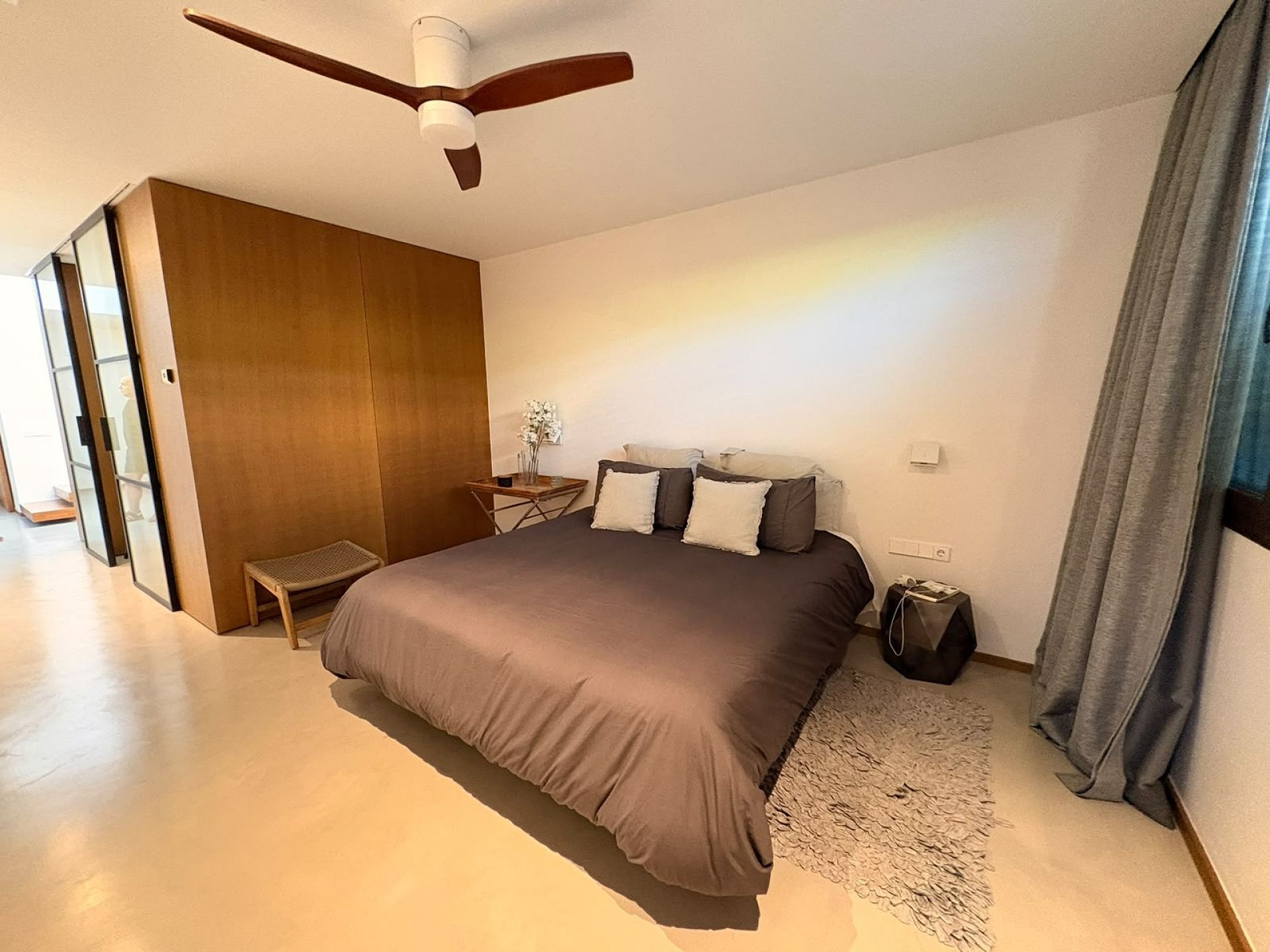 Resale - 4 Bedroom 4 Bathroom Villa in Petrer -  - Alicante