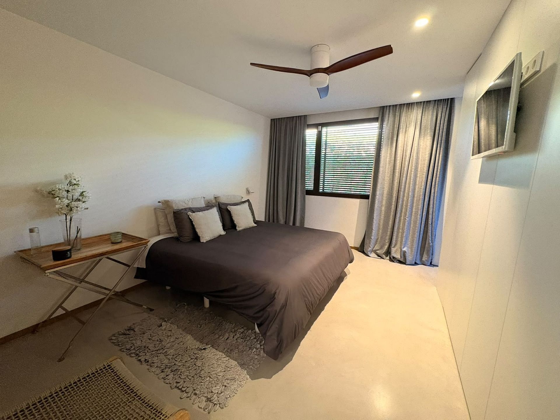 Resale - 4 Bedroom 4 Bathroom Villa in Petrer -  - Alicante