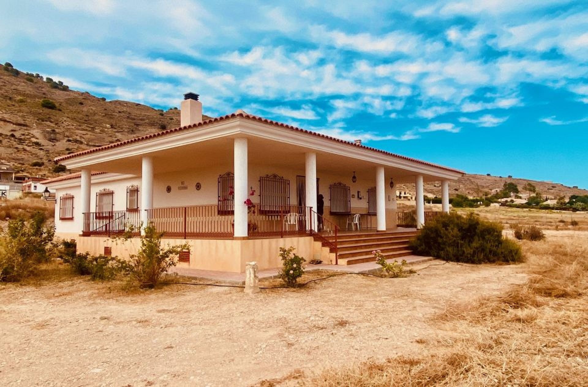 Resale - 4 Bedroom 2 Bathroom Villa in Fortuna -  - Murcia