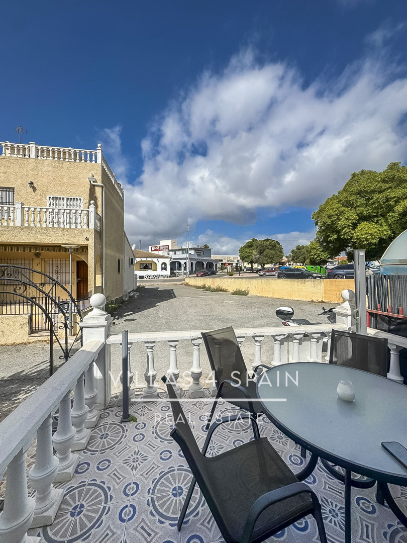 Resale - 2-Bed 1 bath Townhouse with Private Garden & Sunny Terrace, in La Marina, San Fulgencio Alicante  - av. de londres - Alicante