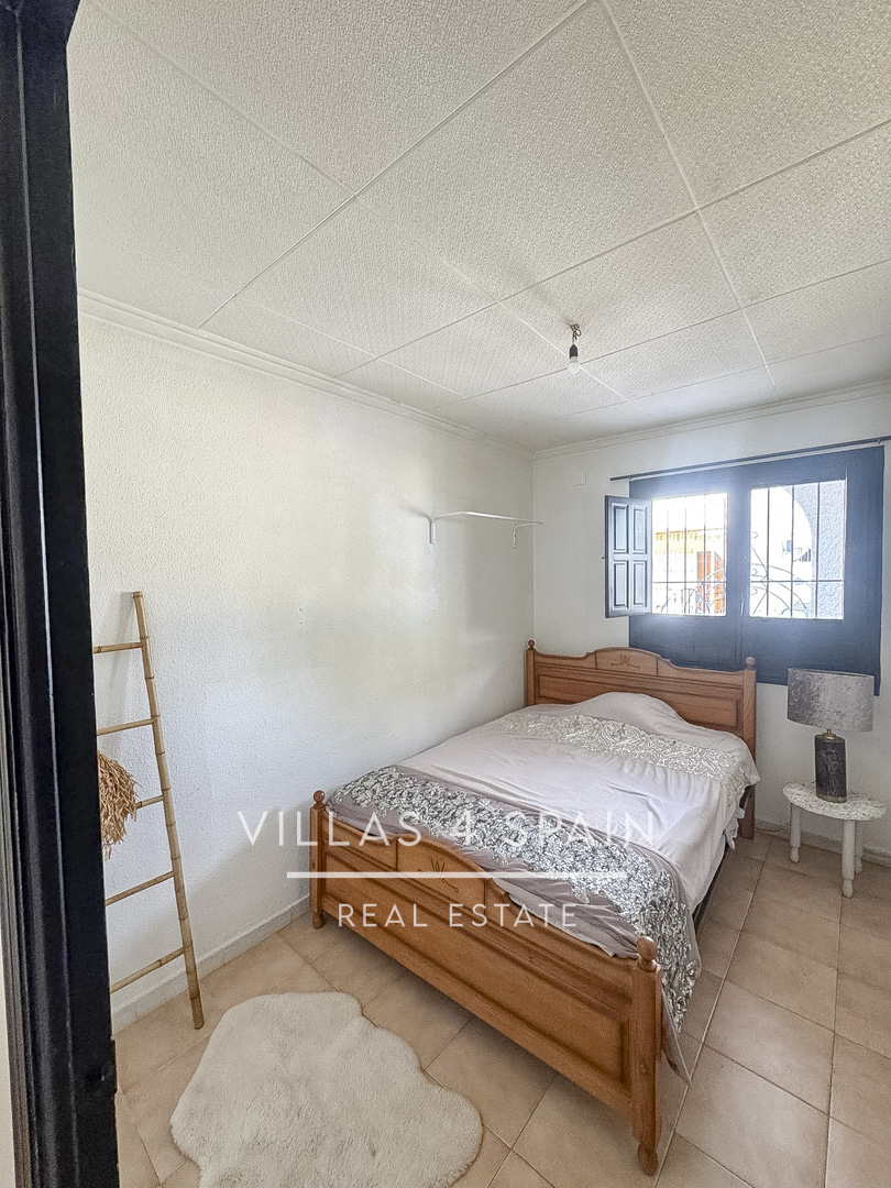 Resale - 2-Bed 1 bath Townhouse with Private Garden & Sunny Terrace, in La Marina, San Fulgencio Alicante  - av. de londres - Alicante