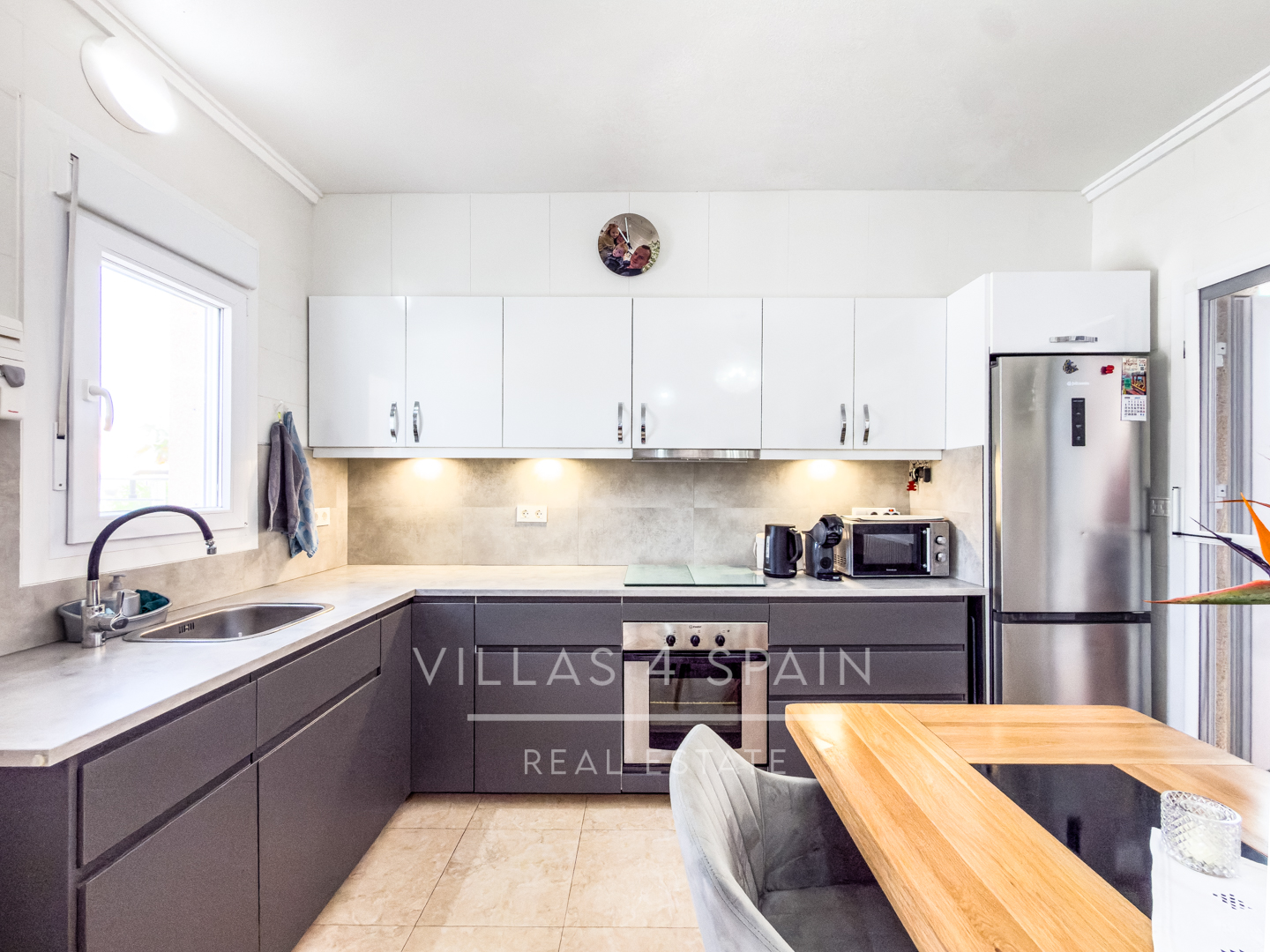 Resale - Cv v4s: 3 Bed 2 Bath townhouse with roof terrace and community pool in Benijofar - Ciudad Quesada  - calle rio turia - Alicante