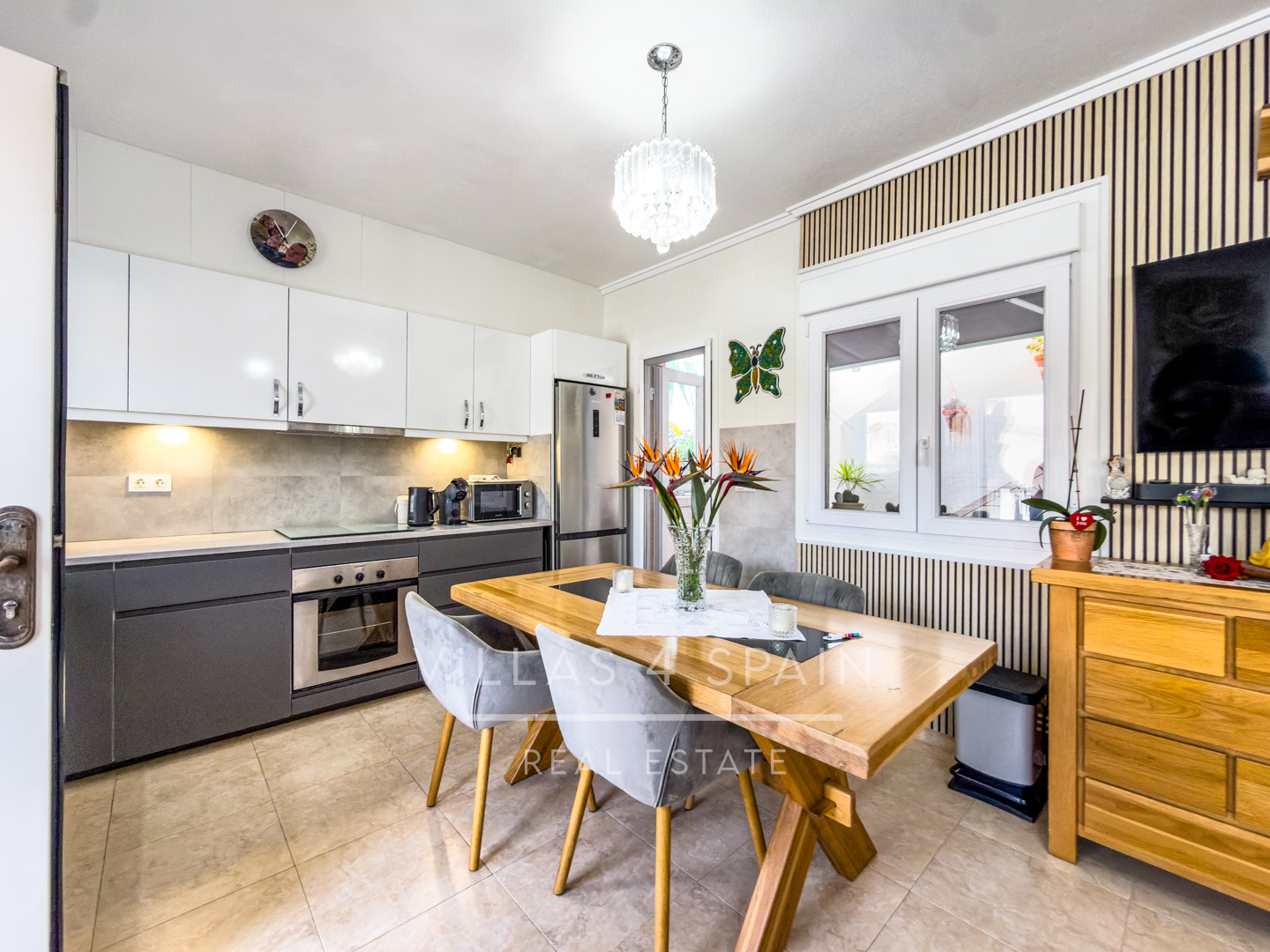 Resale - Cv v4s: 3 Bed 2 Bath townhouse with roof terrace and community pool in Benijofar - Ciudad Quesada  - calle rio turia - Alicante