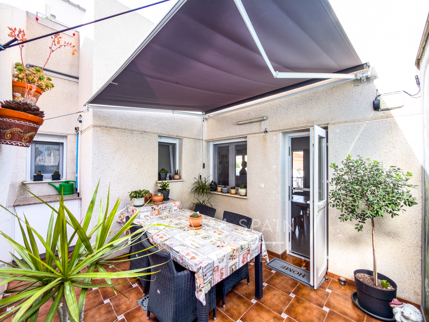 Resale - Cv v4s: 3 Bed 2 Bath townhouse with roof terrace and community pool in Benijofar - Ciudad Quesada  - calle rio turia - Alicante