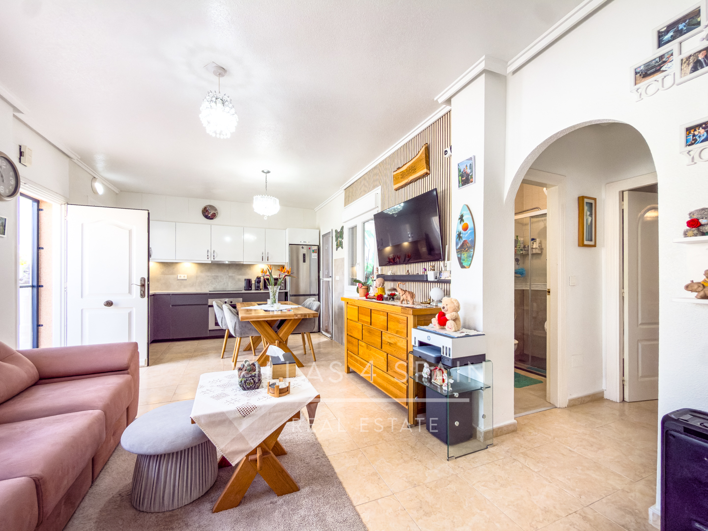 Resale - Cv v4s: 3 Bed 2 Bath townhouse with roof terrace and community pool in Benijofar - Ciudad Quesada  - calle rio turia - Alicante