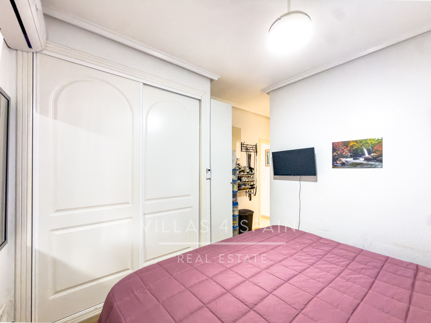Resale - Cv v4s: 3 Bed 2 Bath townhouse with roof terrace and community pool in Benijofar - Ciudad Quesada  - calle rio turia - Alicante