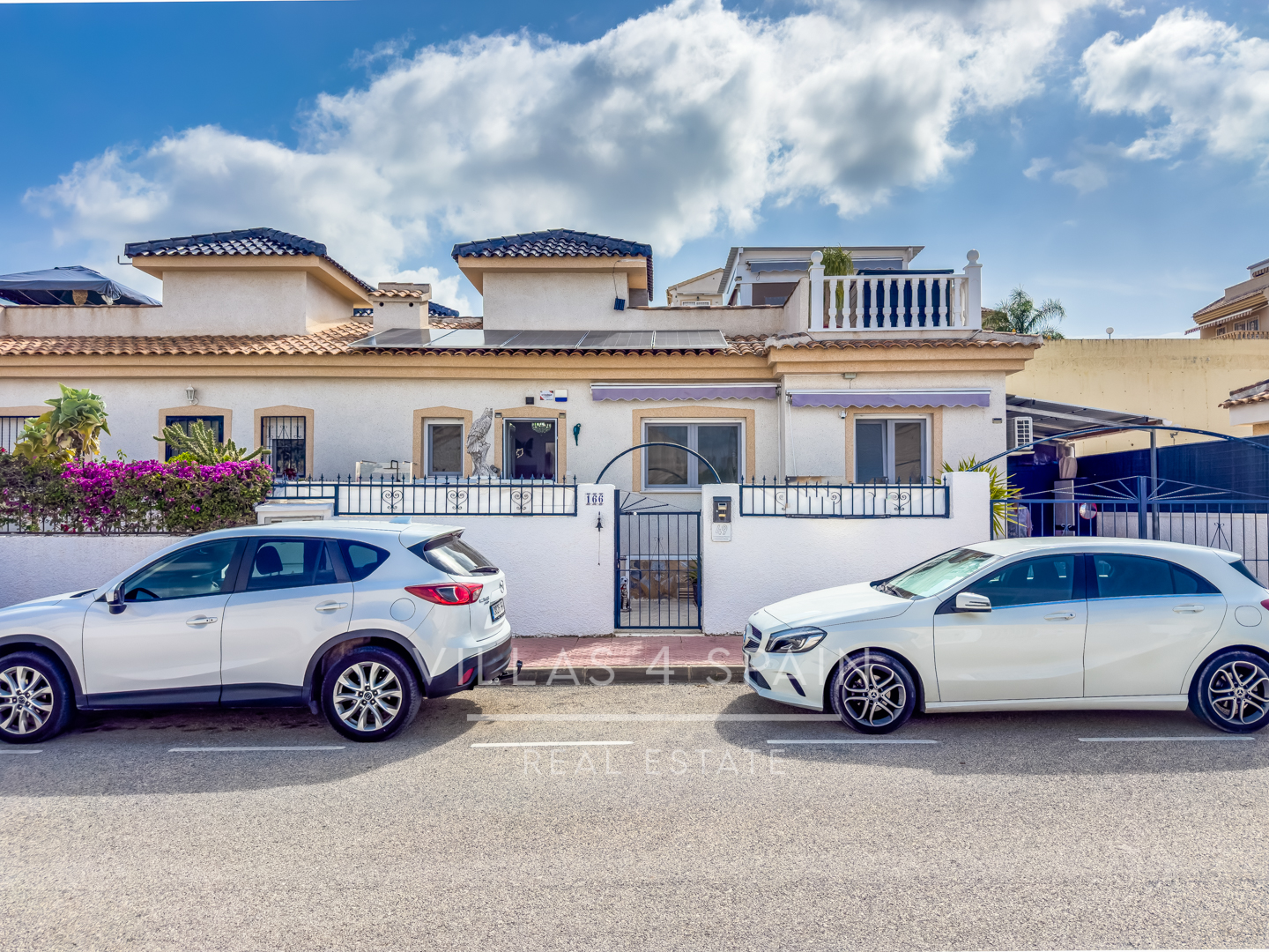 Cv v4s: 3 Bed 2 Bath townhouse with roof terrace and community pool in Benijofar - Ciudad Quesada 